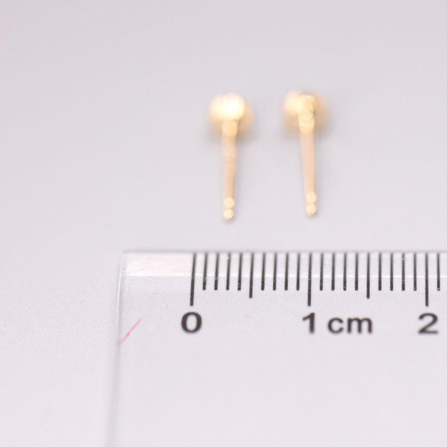 Small Round Australian Doublet Opal Stud Earrings 14k Yellow Gold In New Condition For Sale In Suwanee, GA