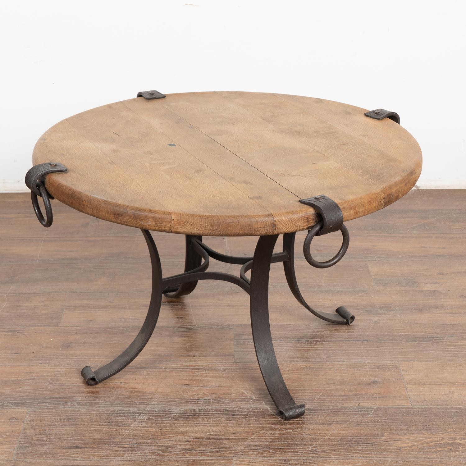 Small Round Coffee Table on Rustic Iron Base, France circa 1960-70 For Sale 7
