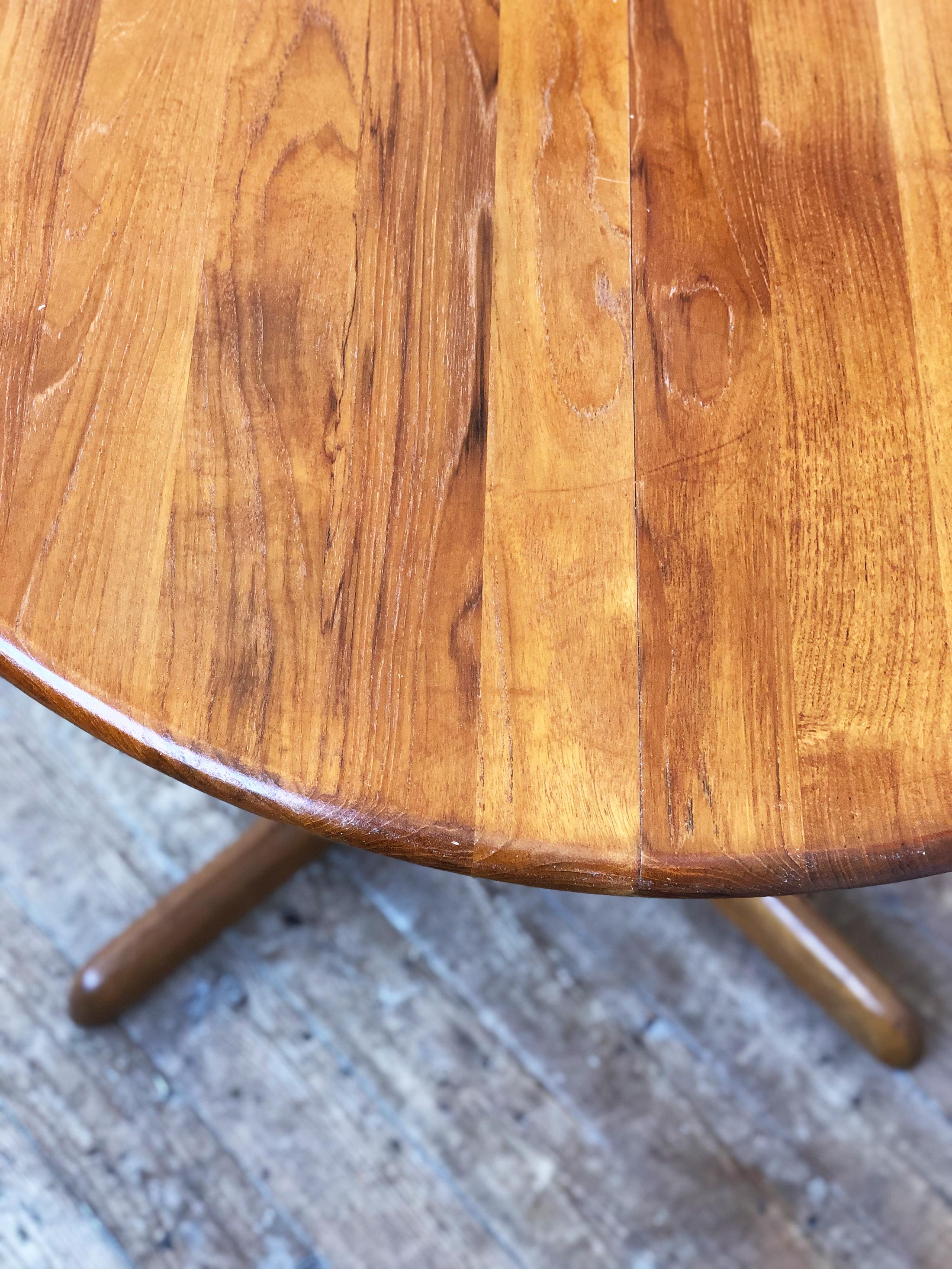 Small Round Danish Mid Century Modern Design Teak Dining Table, Denmark, 1960s For Sale 1