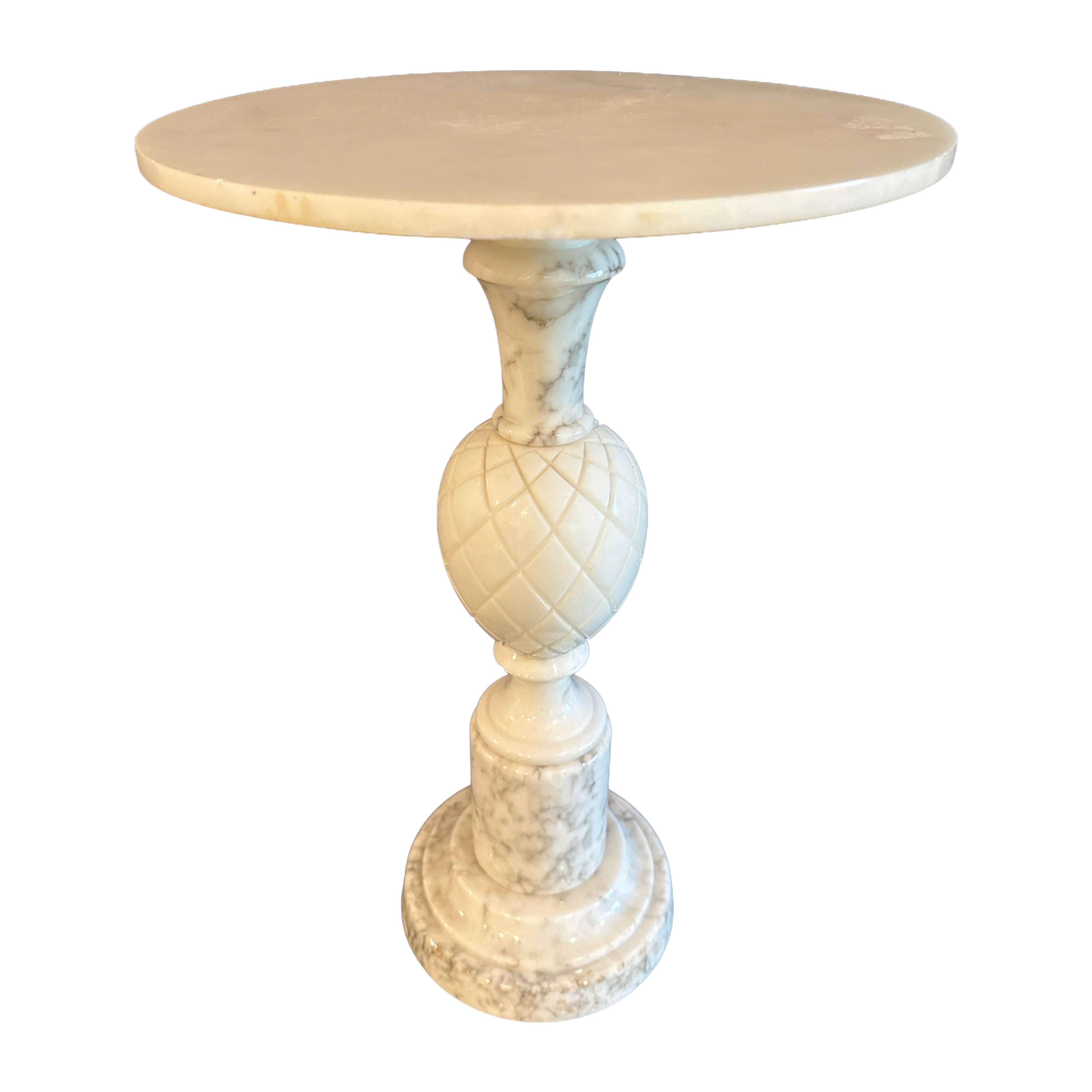 Petite table d'appoint ronde italienne en marbre d'albâtre avec ananas