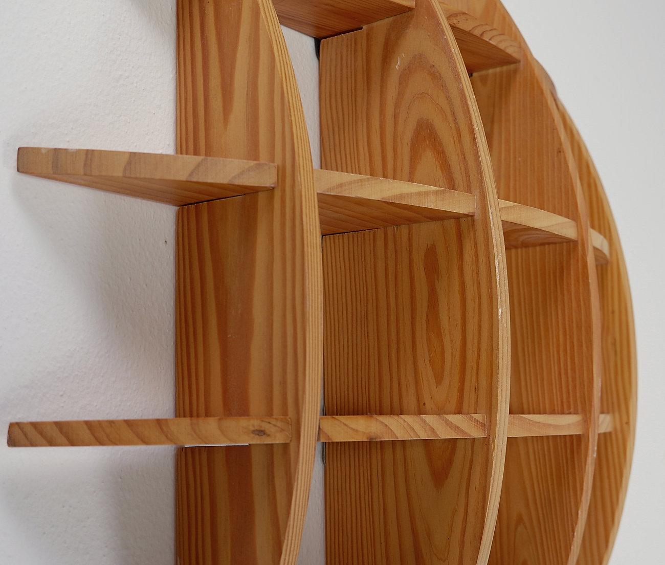 Piccole mensole rotonde in pino Ø55,5 cm - anni '70 in vendita 1