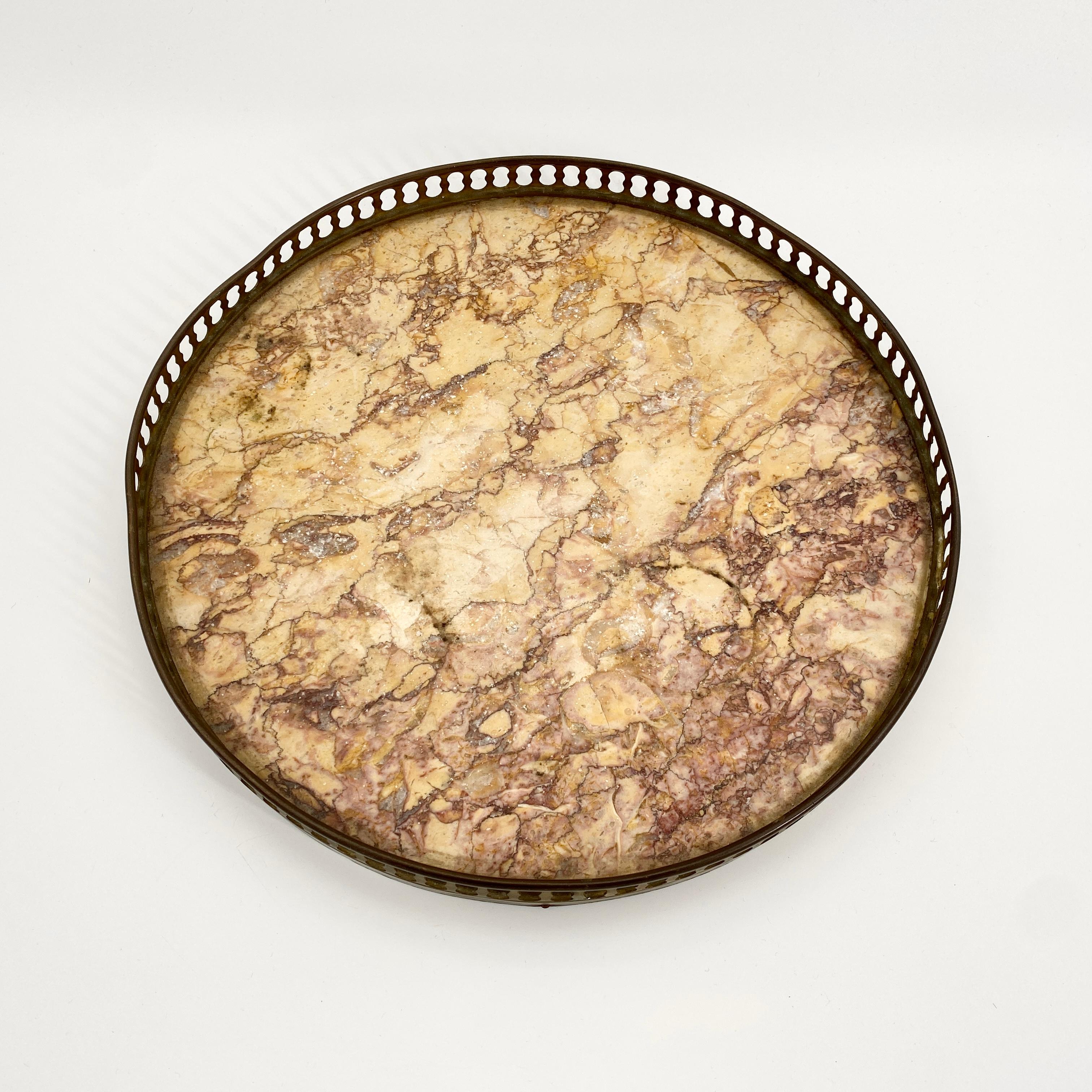Small Round Tray with Red Carrara Marble Top and Brass Edging For Sale 1