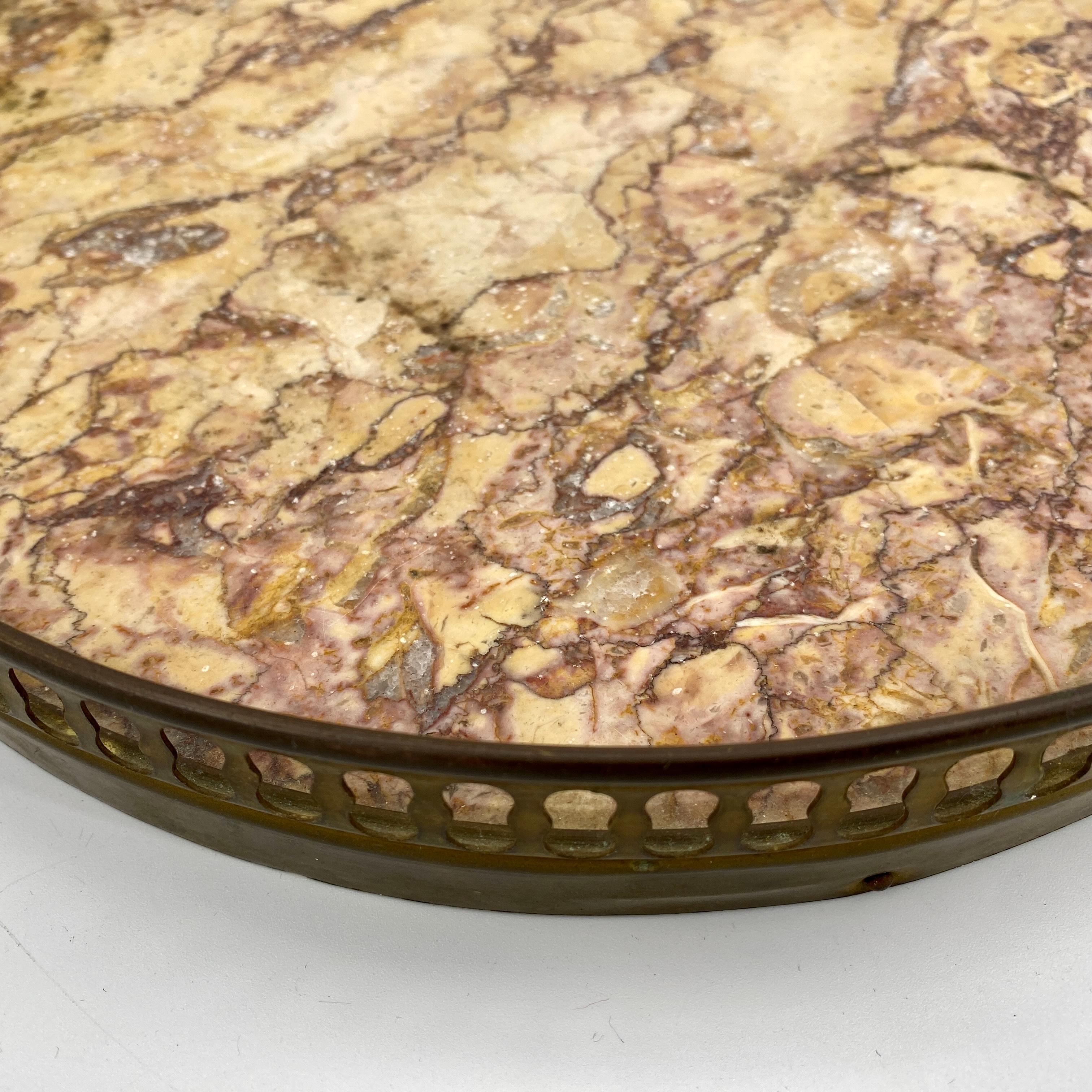 Small Round Tray with Red Carrara Marble Top and Brass Edging In Good Condition For Sale In Haddonfield, NJ