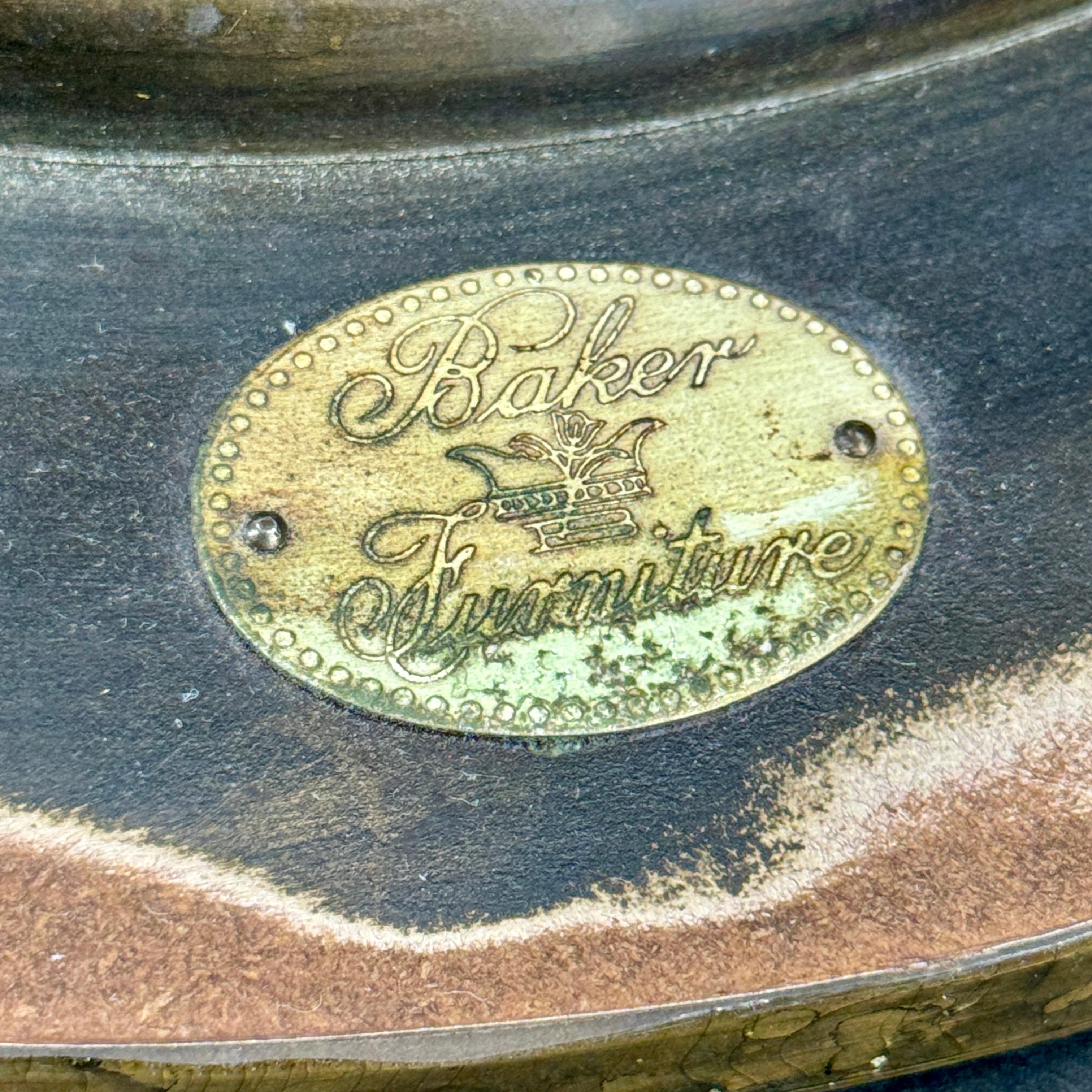Petite table à piédestal vintage Baker en trompe-l'œil doré en vente 2