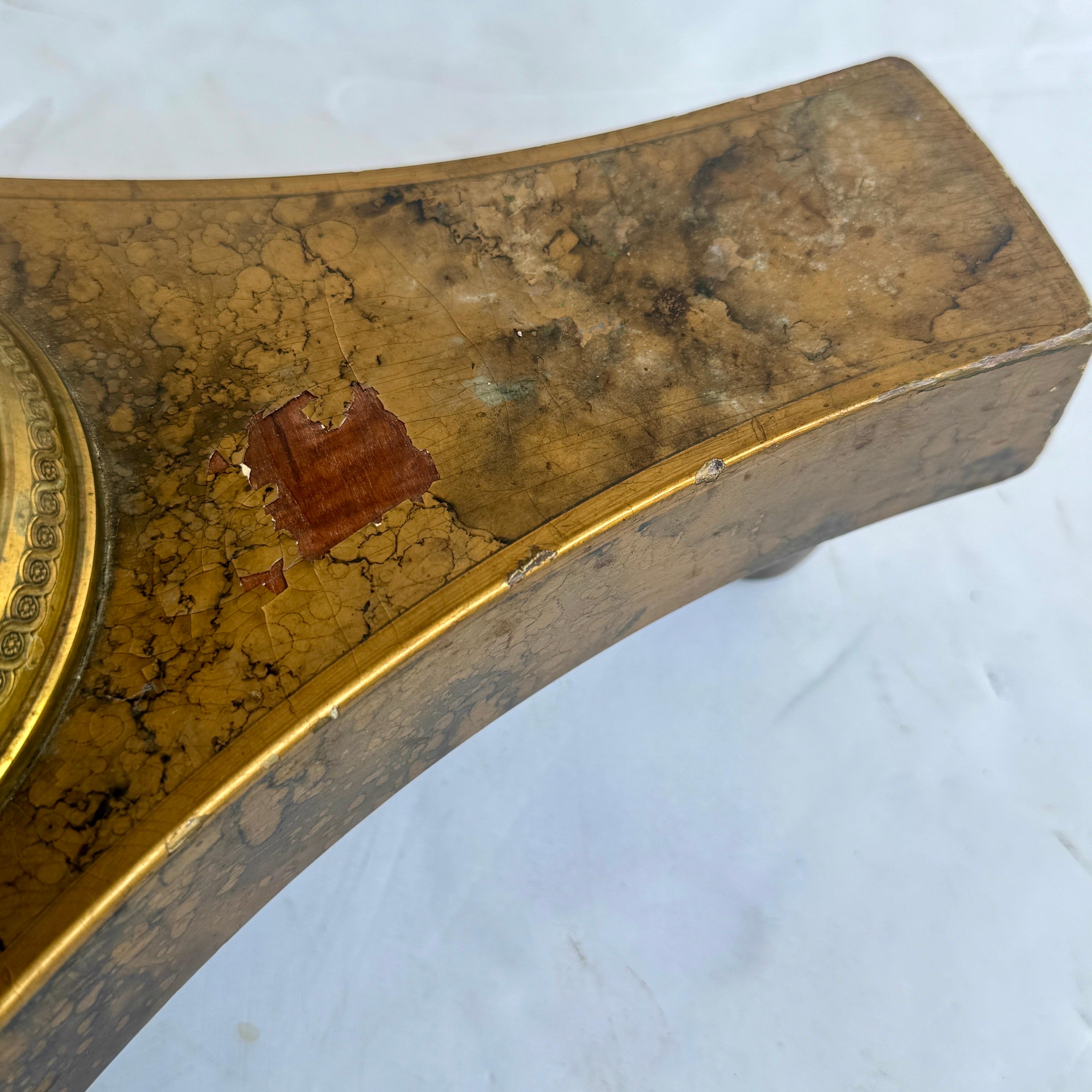 Petite table à piédestal vintage Baker en trompe-l'œil doré en vente 3