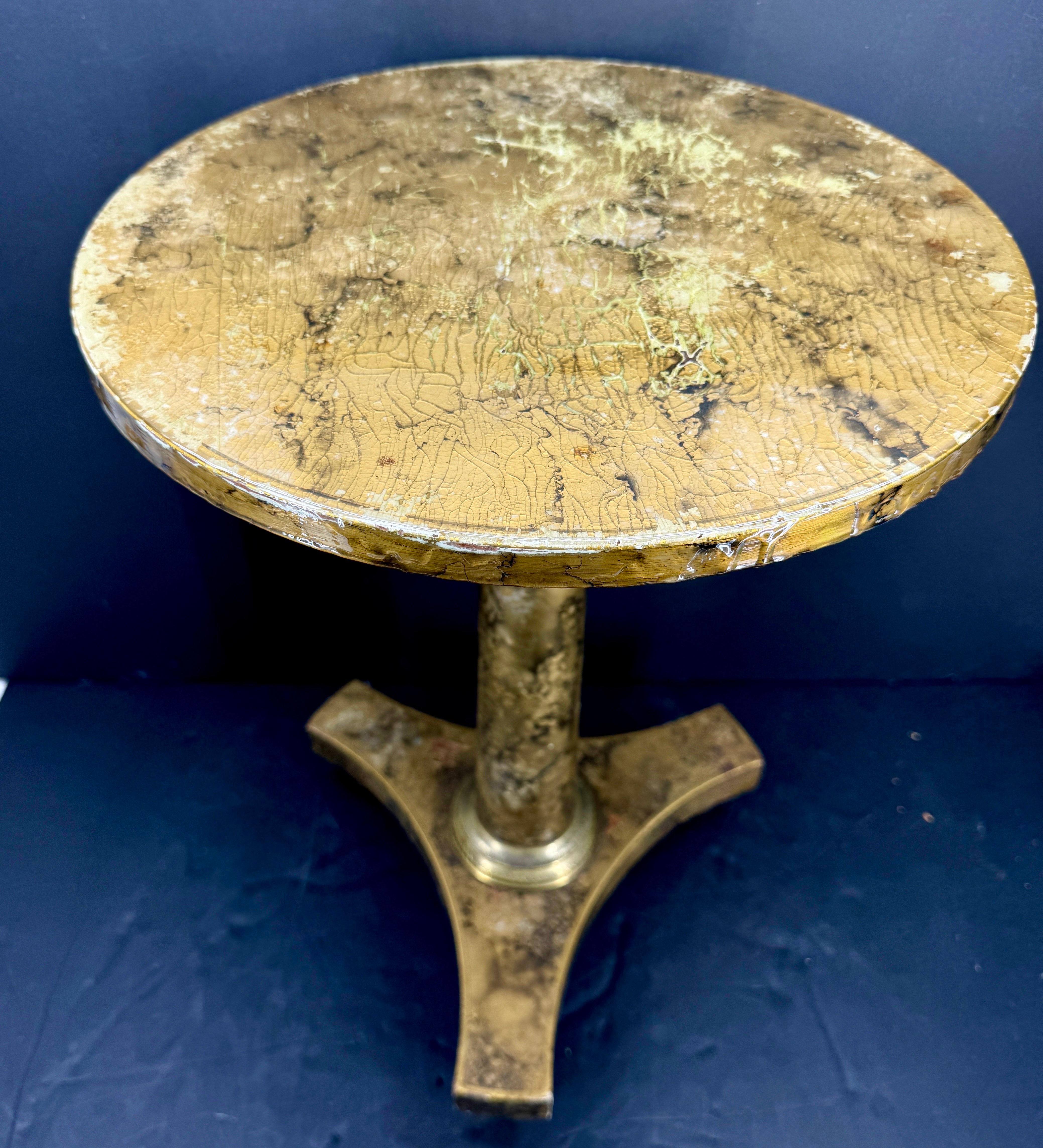 Petite table à piédestal vintage Baker en trompe-l'œil doré en vente 9