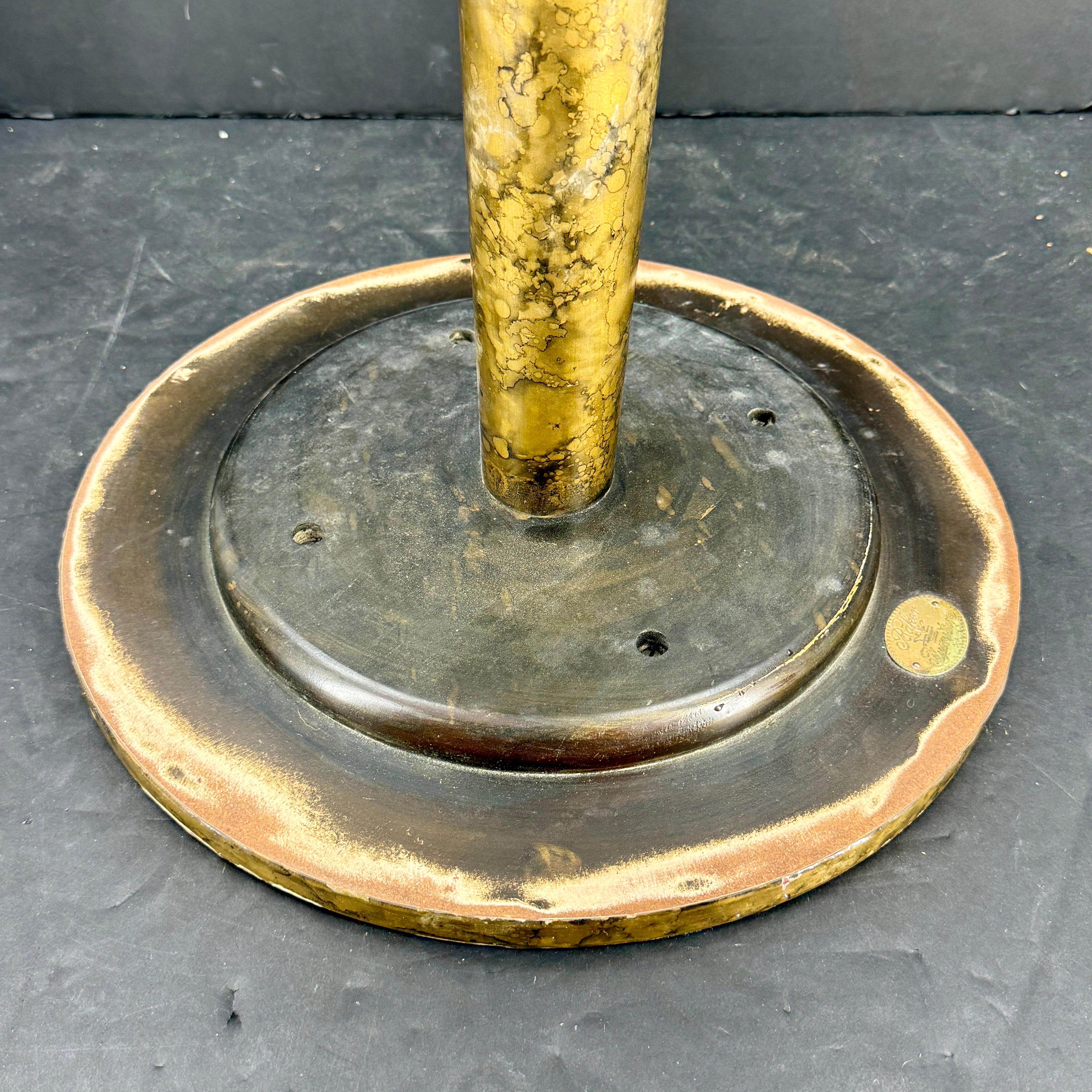 Petite table à piédestal vintage Baker en trompe-l'œil doré en vente 10