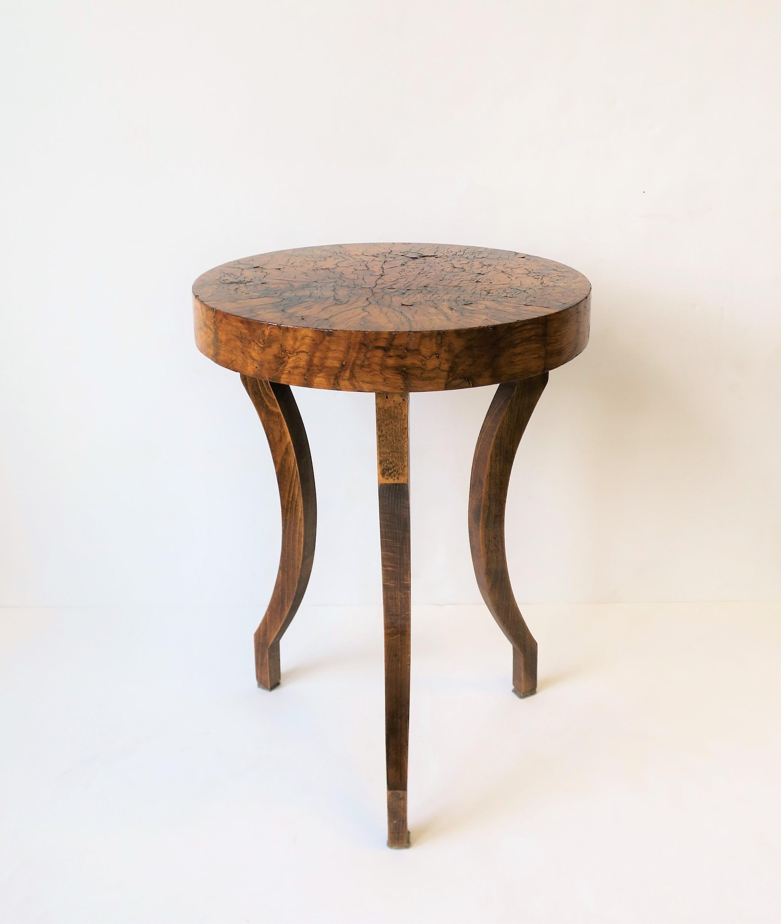 small round drinks table