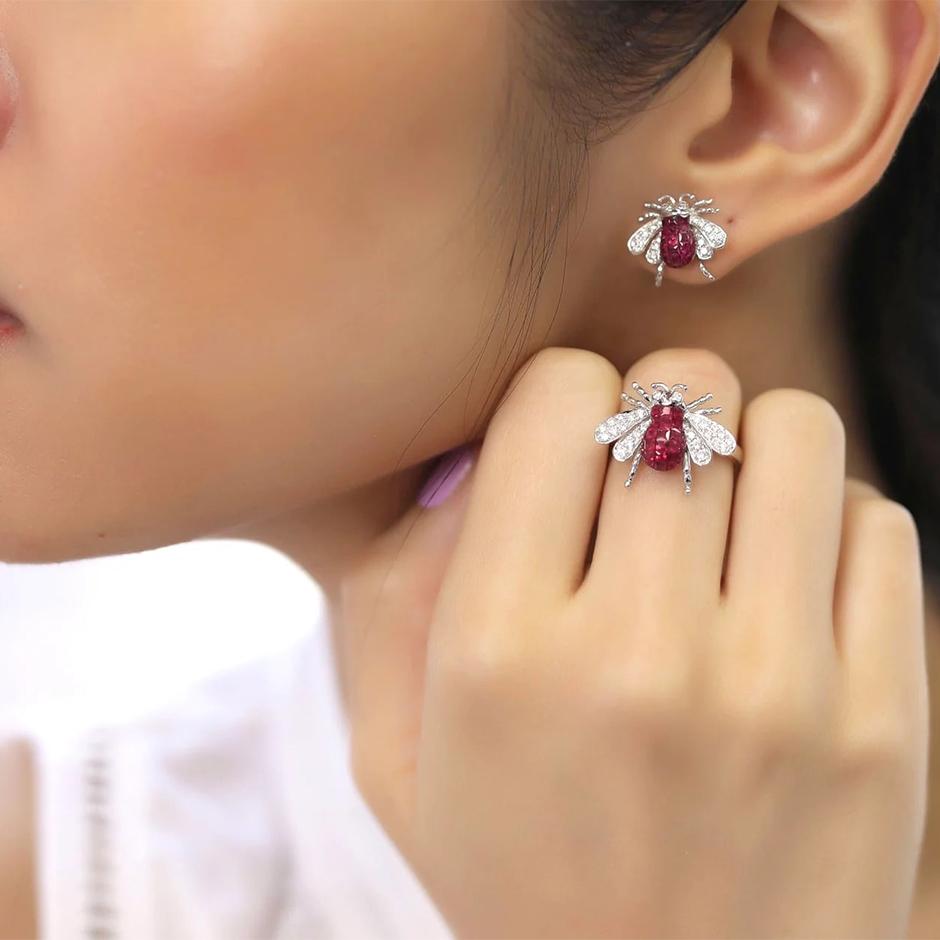 Small Ruby Invisible Bee Earring Ring Set For Sale 3