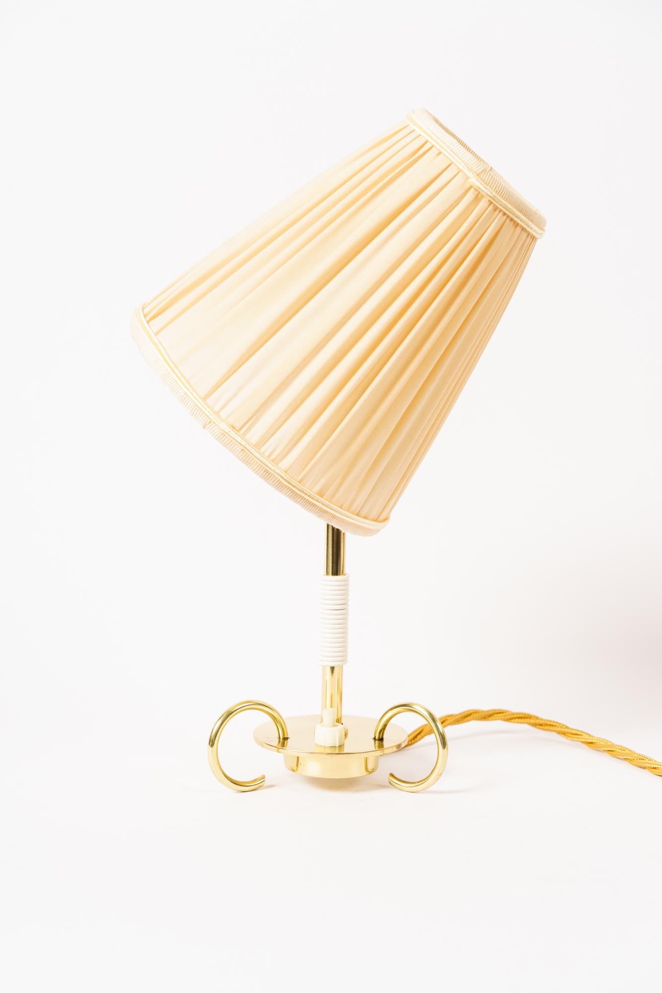 Mid-Century Modern Petite lampe de table Rupert Nikoll avec abat-jour en tissu Vienne vers 1950  en vente