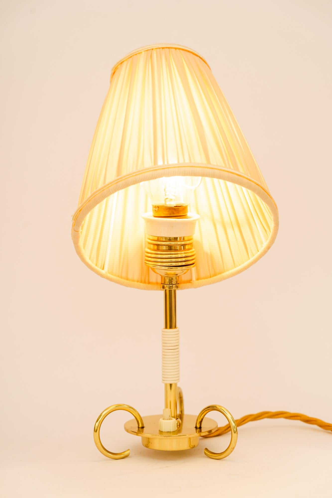 Petite lampe de table Rupert Nikoll avec abat-jour en tissu Vienne vers 1950  Bon état - En vente à Wien, AT