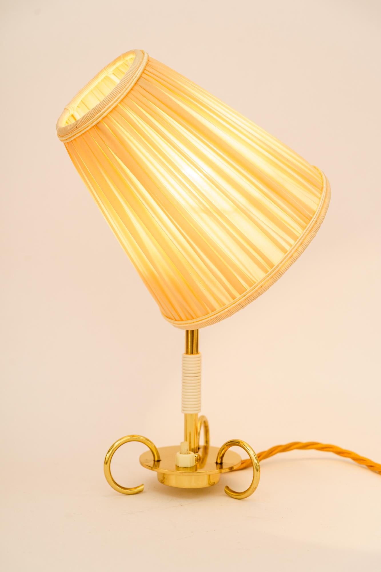 Petite lampe de table Rupert Nikoll avec abat-jour en tissu Vienne vers 1950  en vente 1