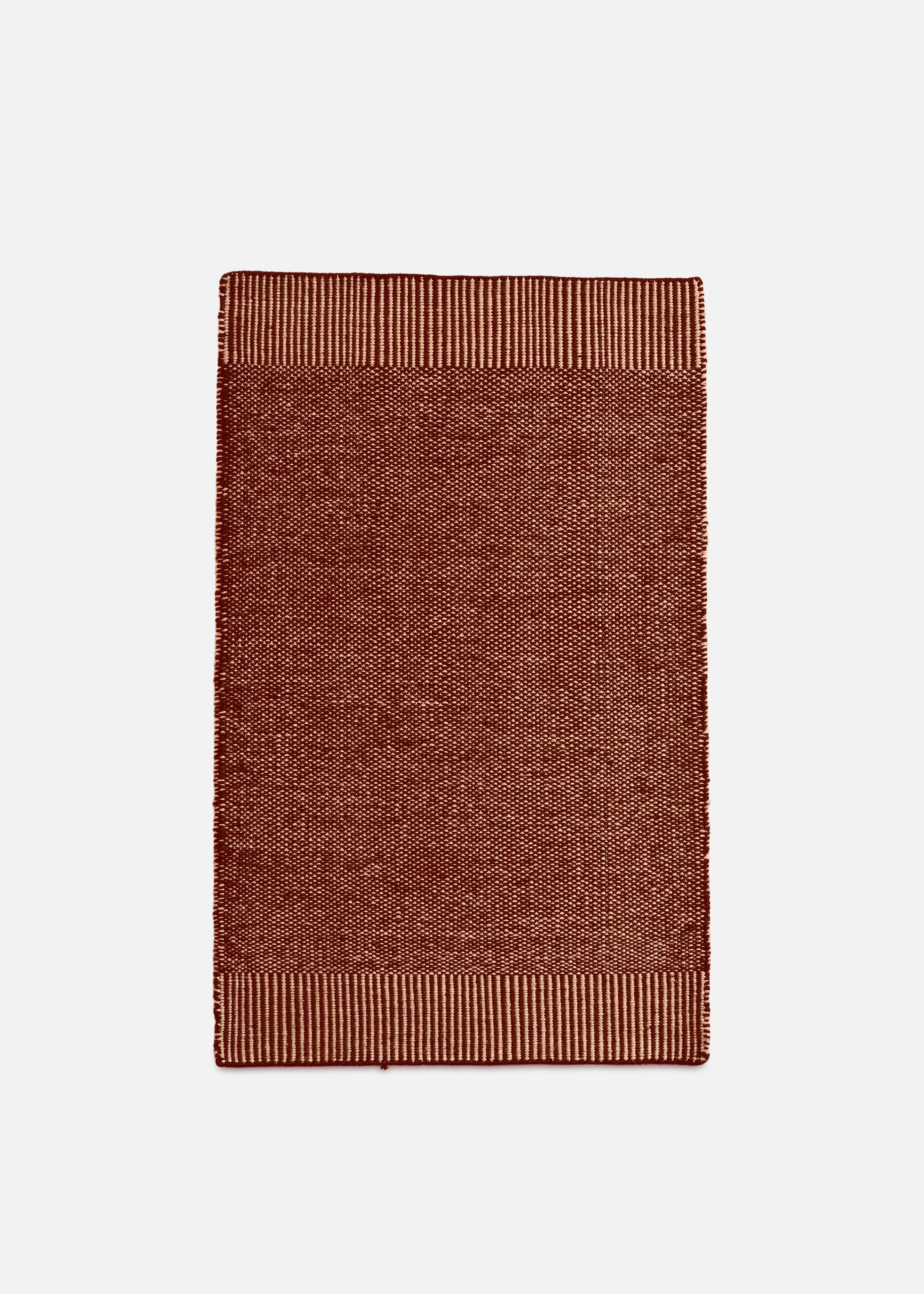 Kleiner Rostfarbener Rombo-Teppich von Studio MLR (Postmoderne) im Angebot
