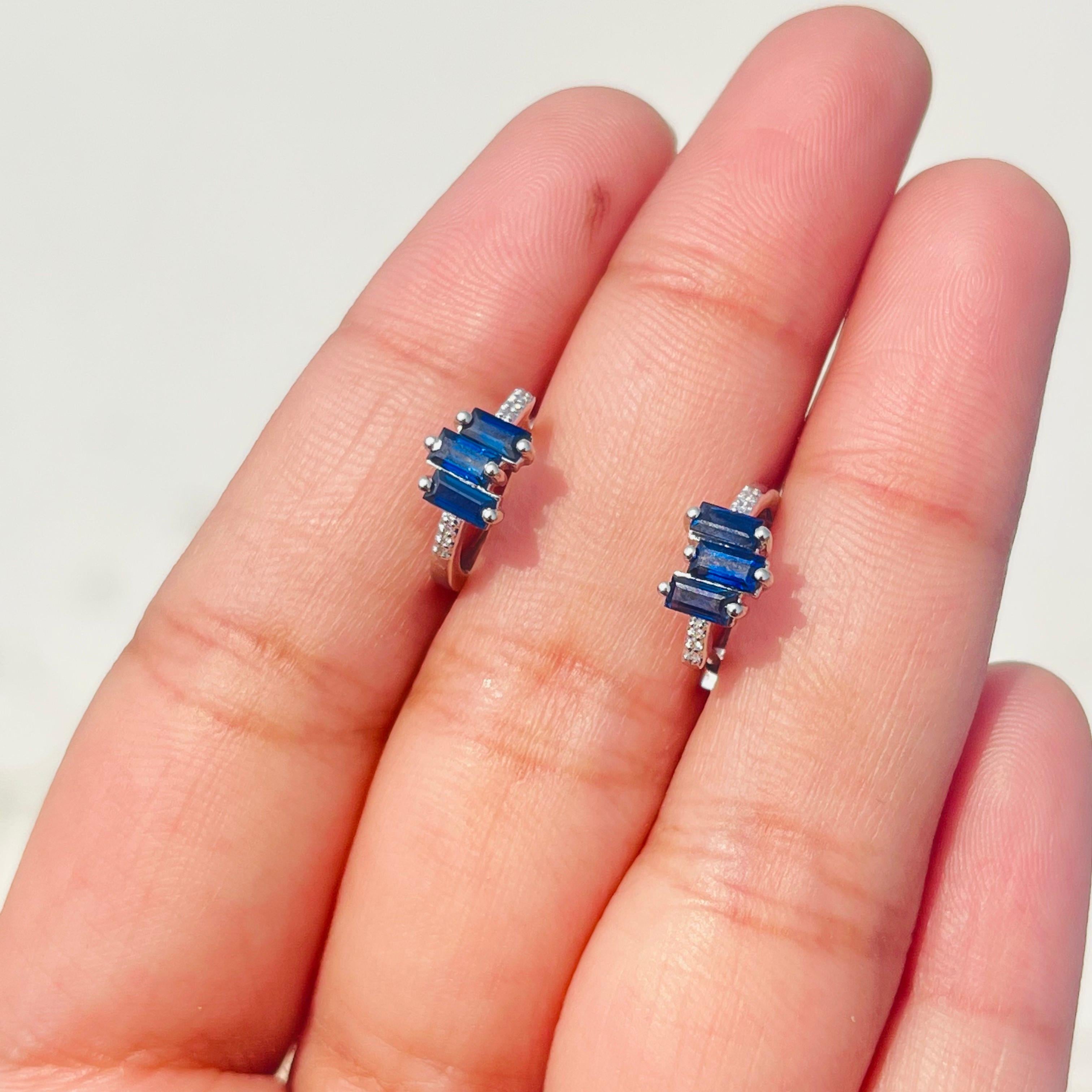 Modern Small Sapphire Diamond Huggie Hoop Earrings in 18kt Solid White Gold For Her For Sale