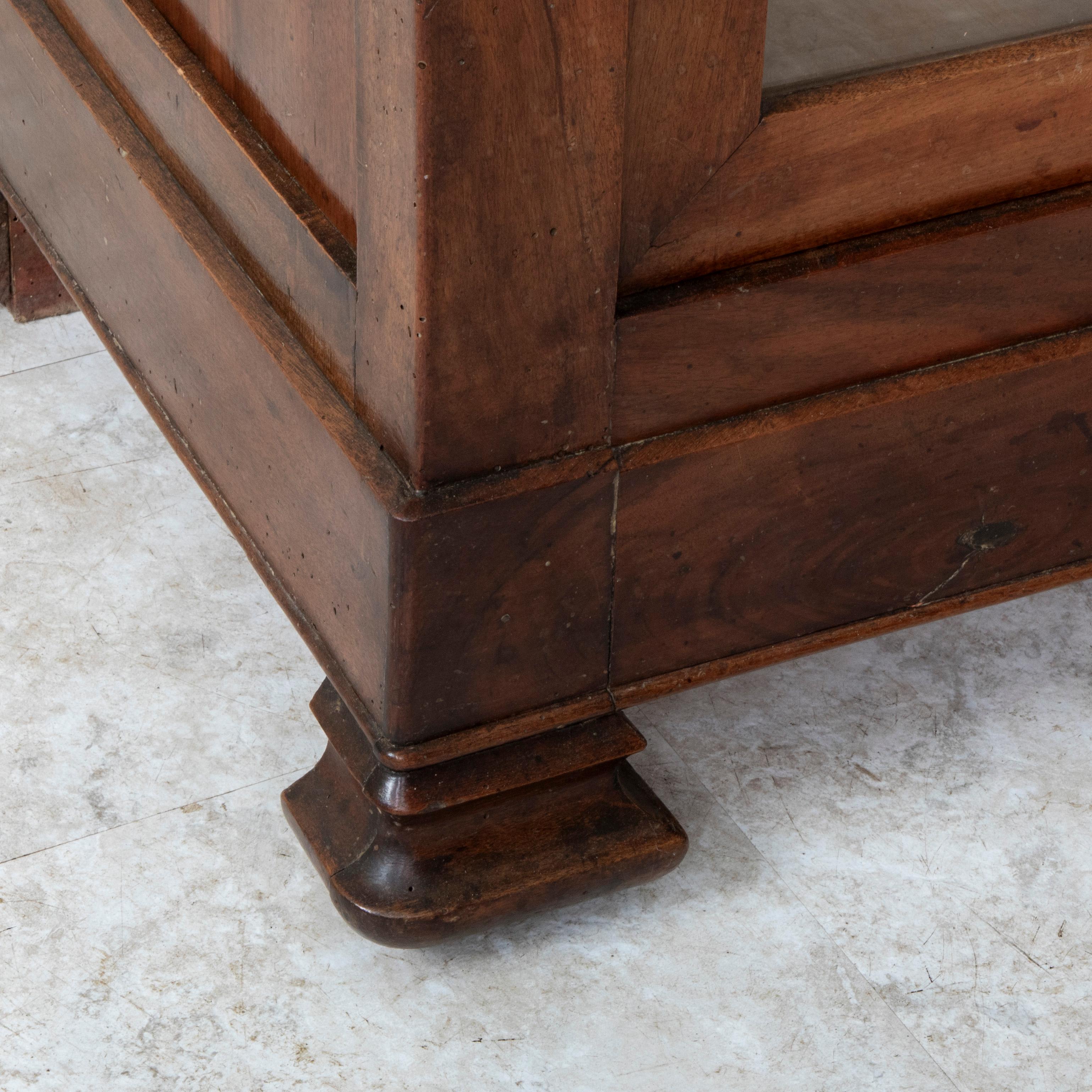 Small Scale 19th Century French Louis Philippe Period Walnut Bookcase Vitrine 6
