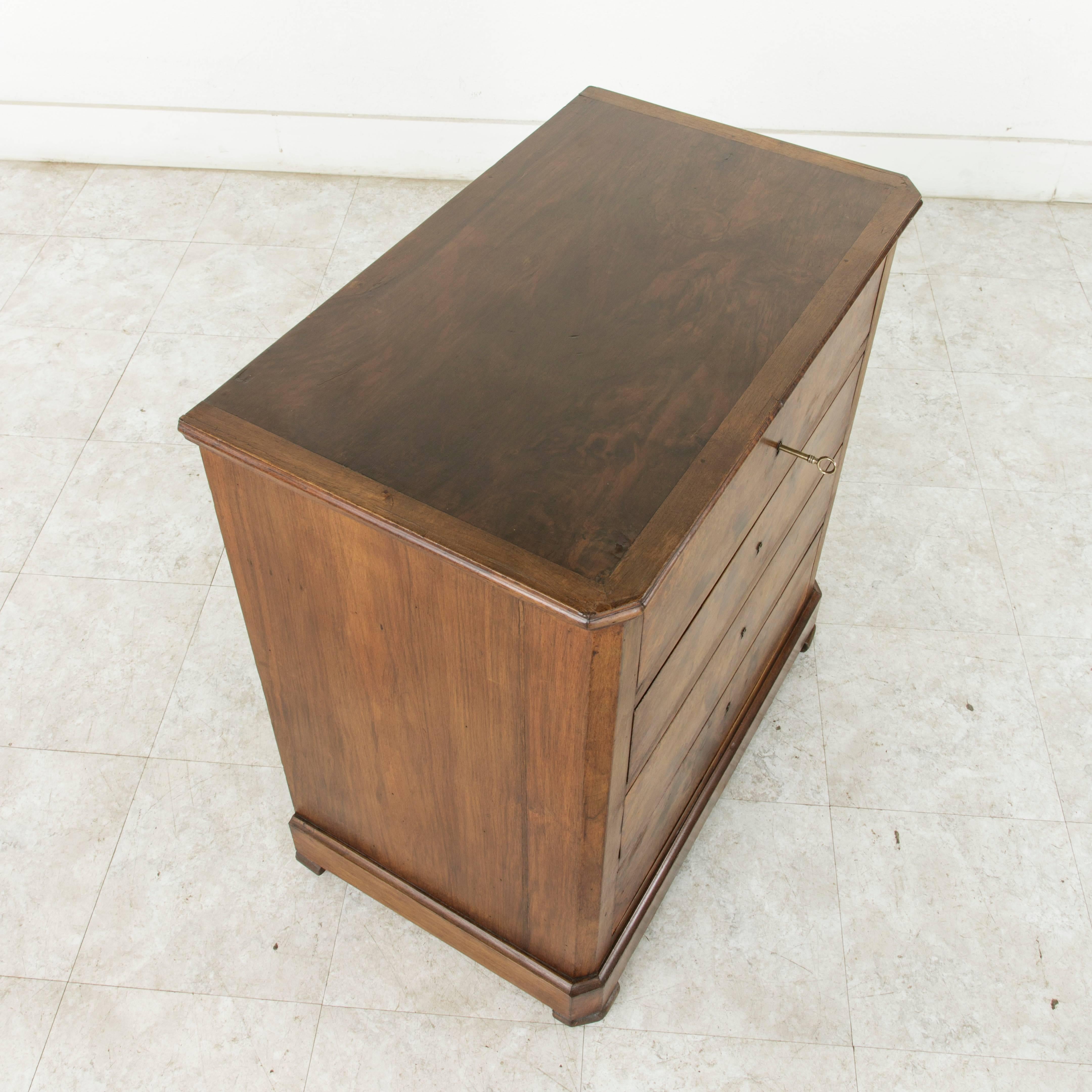 Small Scale 19th Century French Louis Philippe Walnut Chest Commode Nightstand 4
