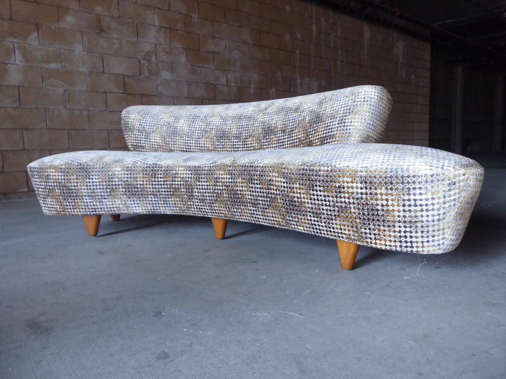Small-Scale Boomerang Sofa Designed by Vladimir Kagan In Good Condition In Palm Springs, CA
