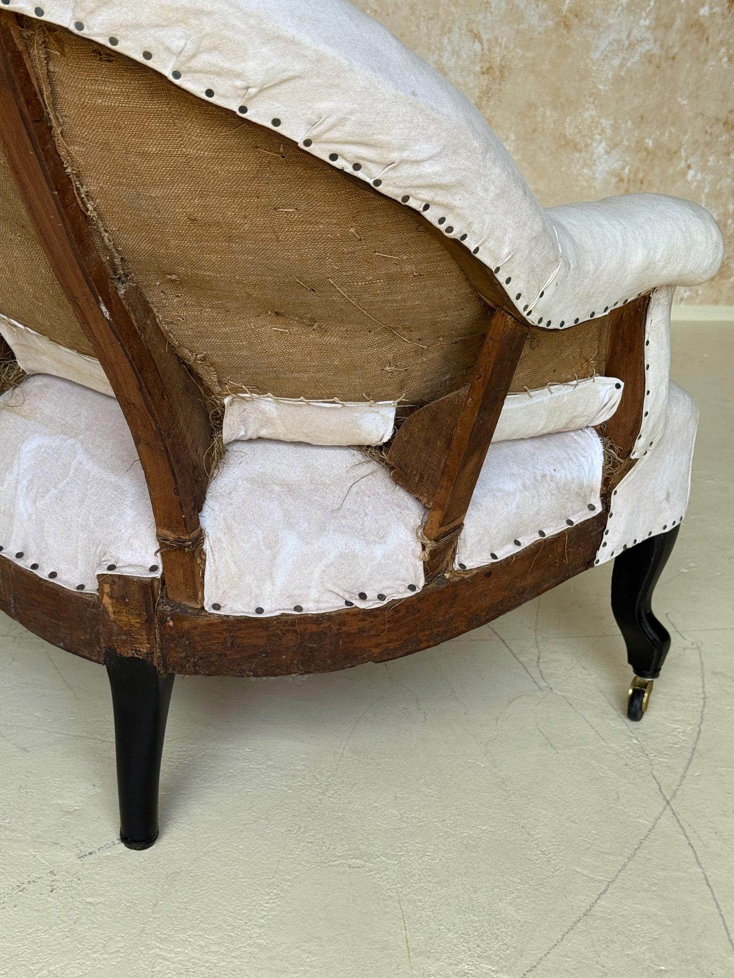 Small Scale French 19th C Napoleon III Settee in Muslin For Sale 5