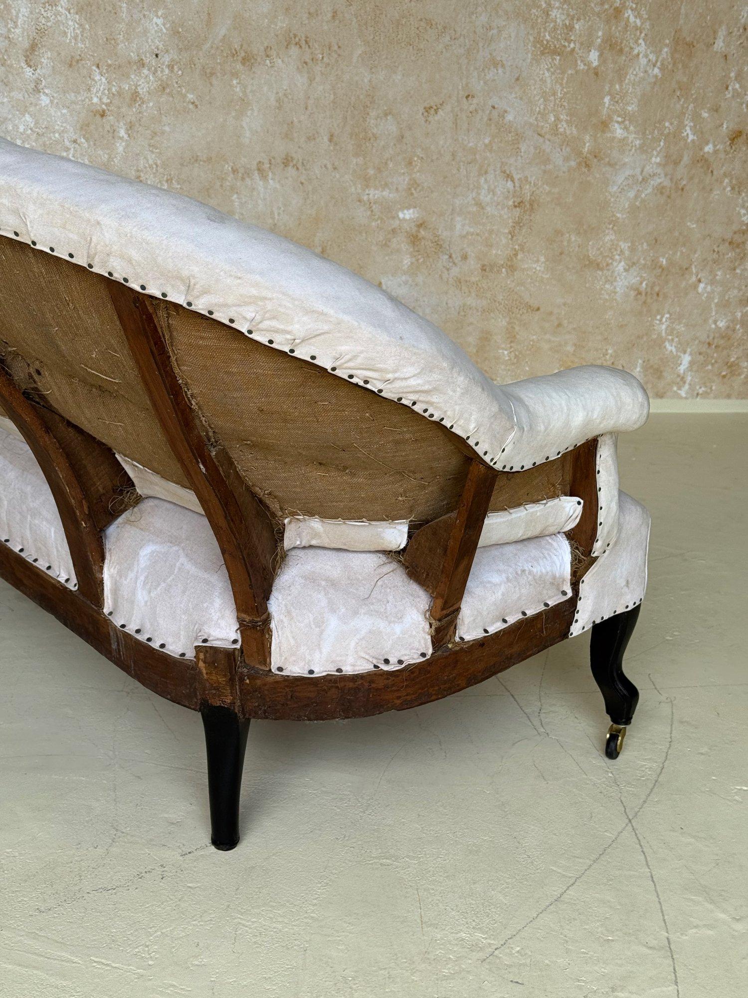 Small Scale French 19th C Napoleon III Settee in Muslin For Sale 7