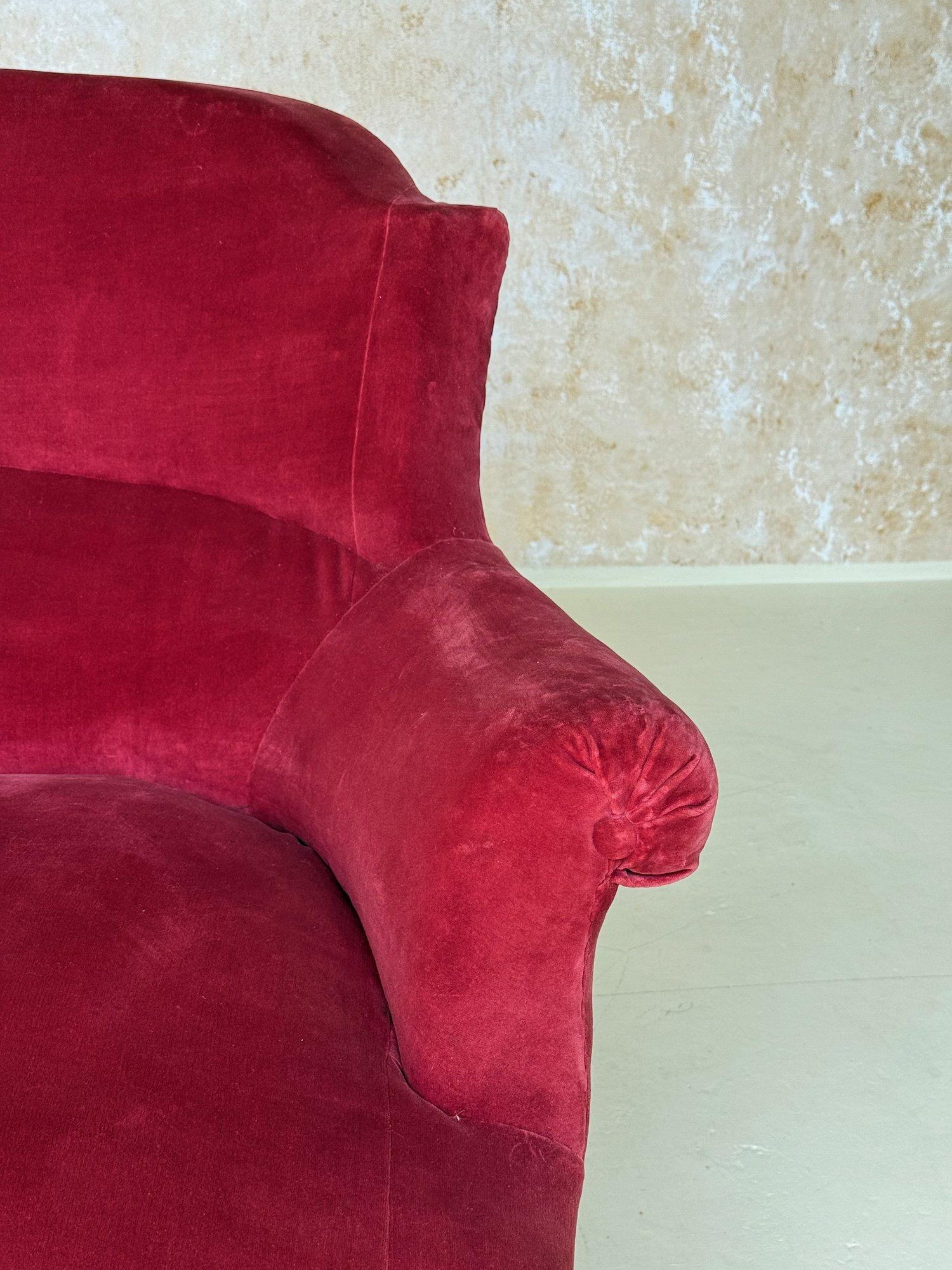 Divano francese Napoleone III in velluto rosso in scala ridotta in vendita 7