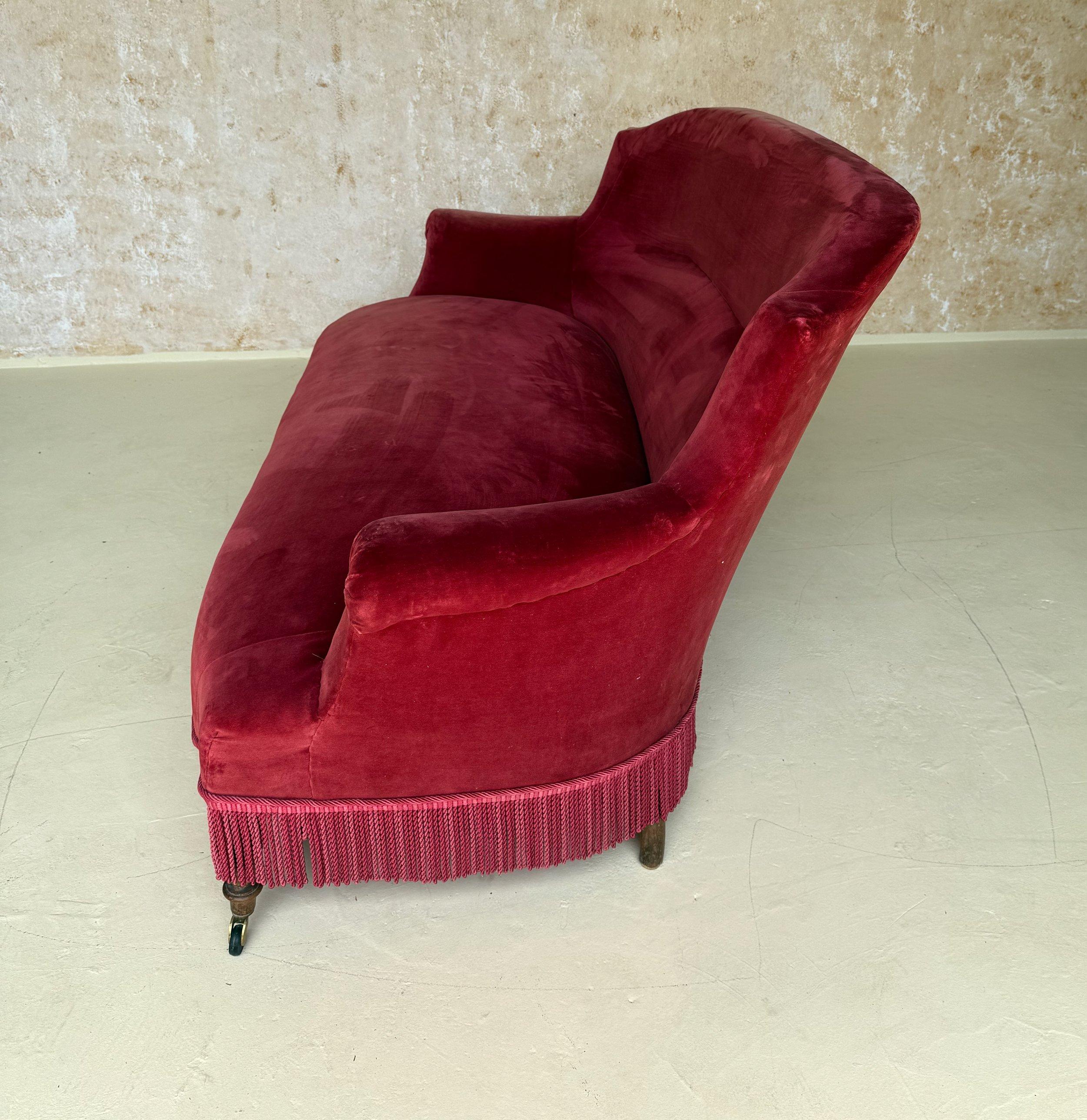 Divano francese Napoleone III in velluto rosso in scala ridotta in vendita 3
