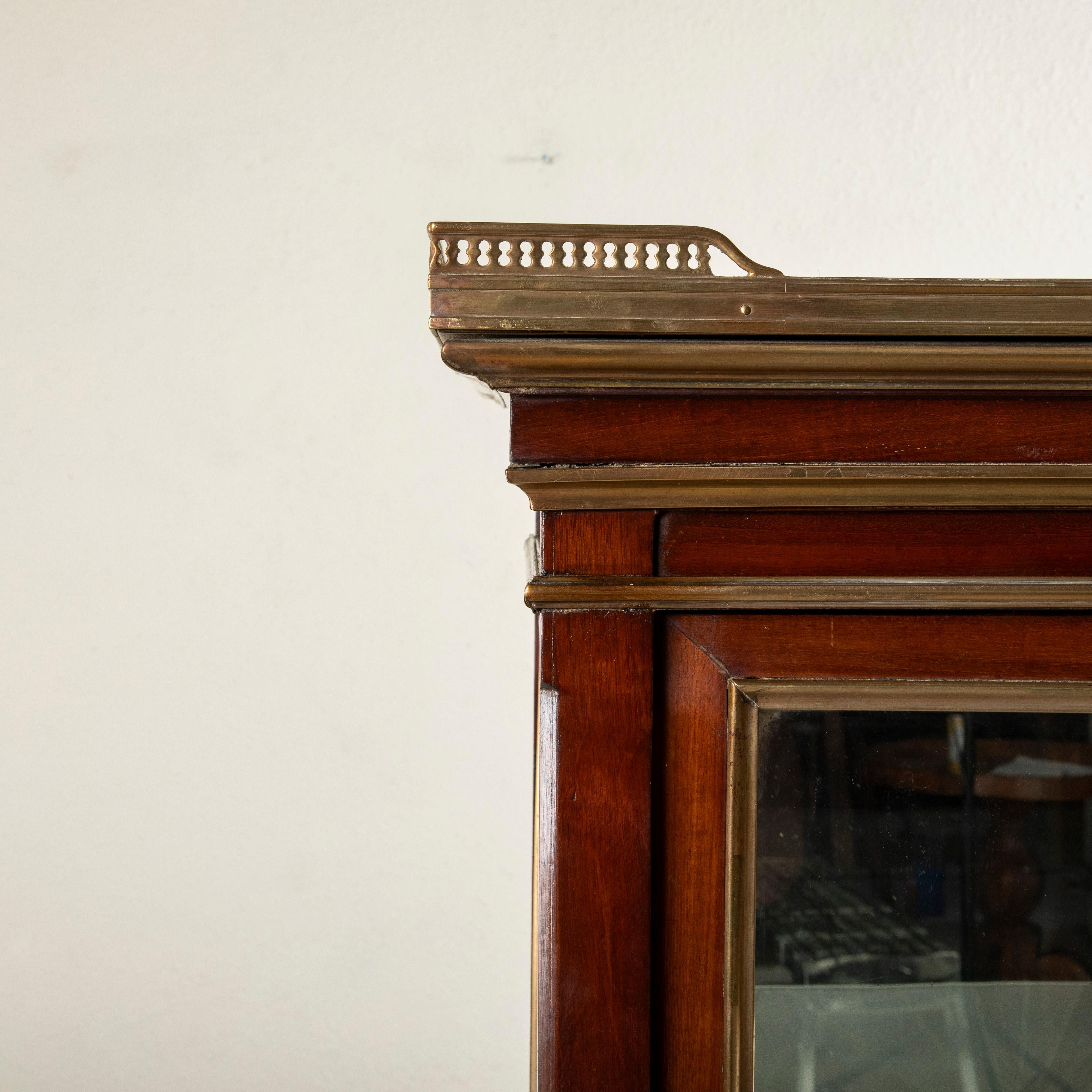 Small Scale Mid-19th Century French Louis XVI Style Mahogany Vitrine, Bookcase For Sale 4