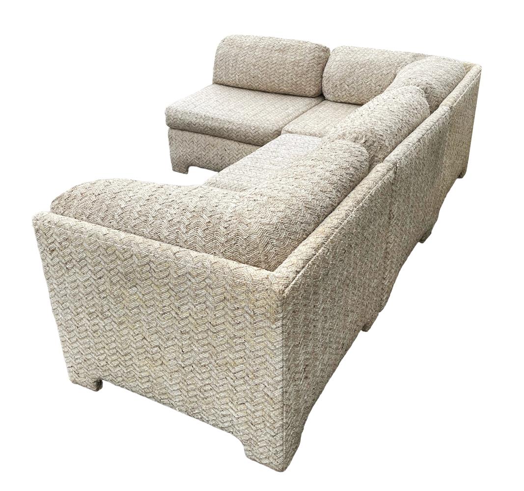 Kleines, kastenförmiges, modulares L-förmiges Sofa im Parsons-Stil, Mid-Century Modern  (amerikanisch) im Angebot