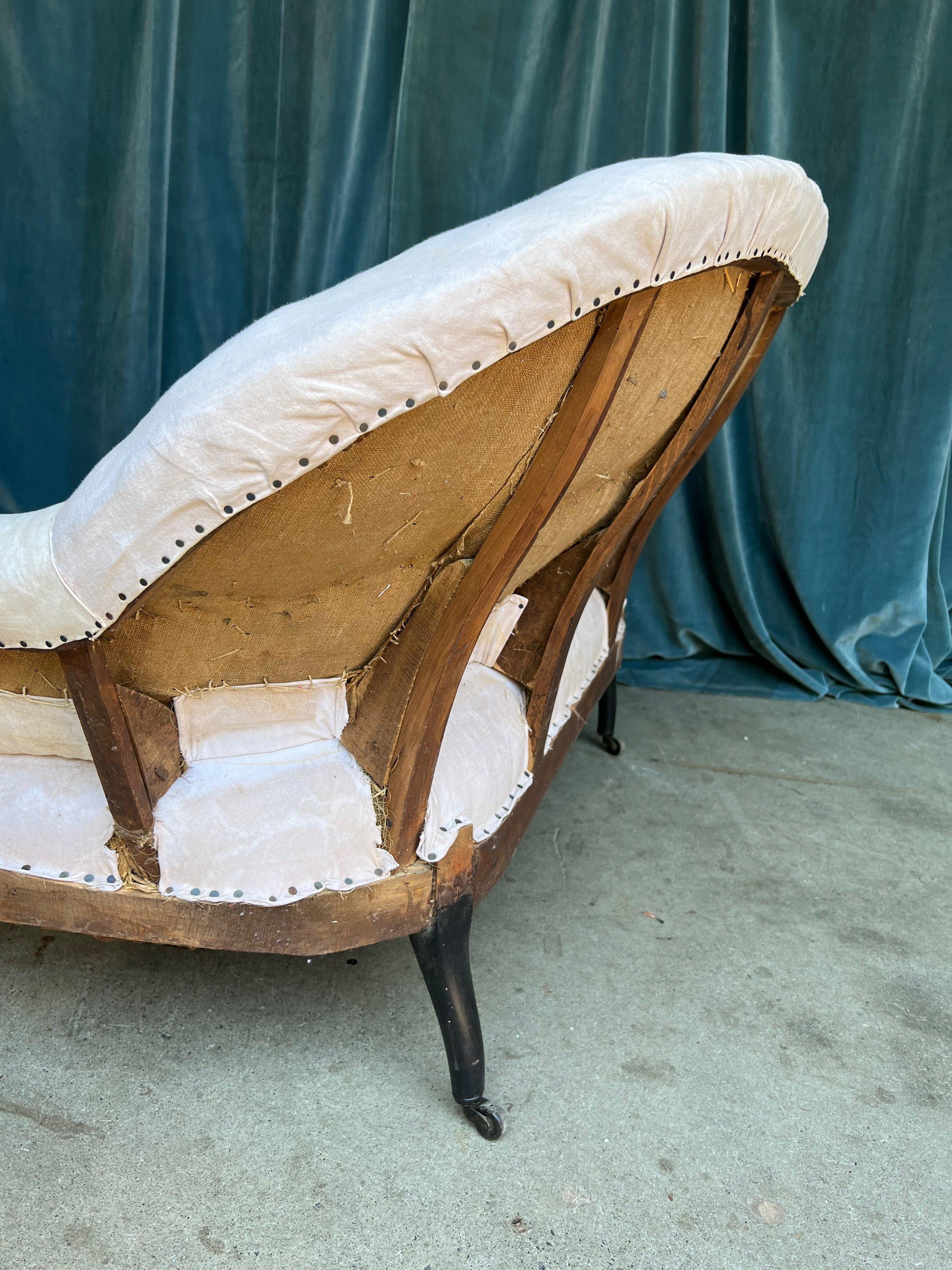 Small Scaled French 19th Century Settee For Sale 3