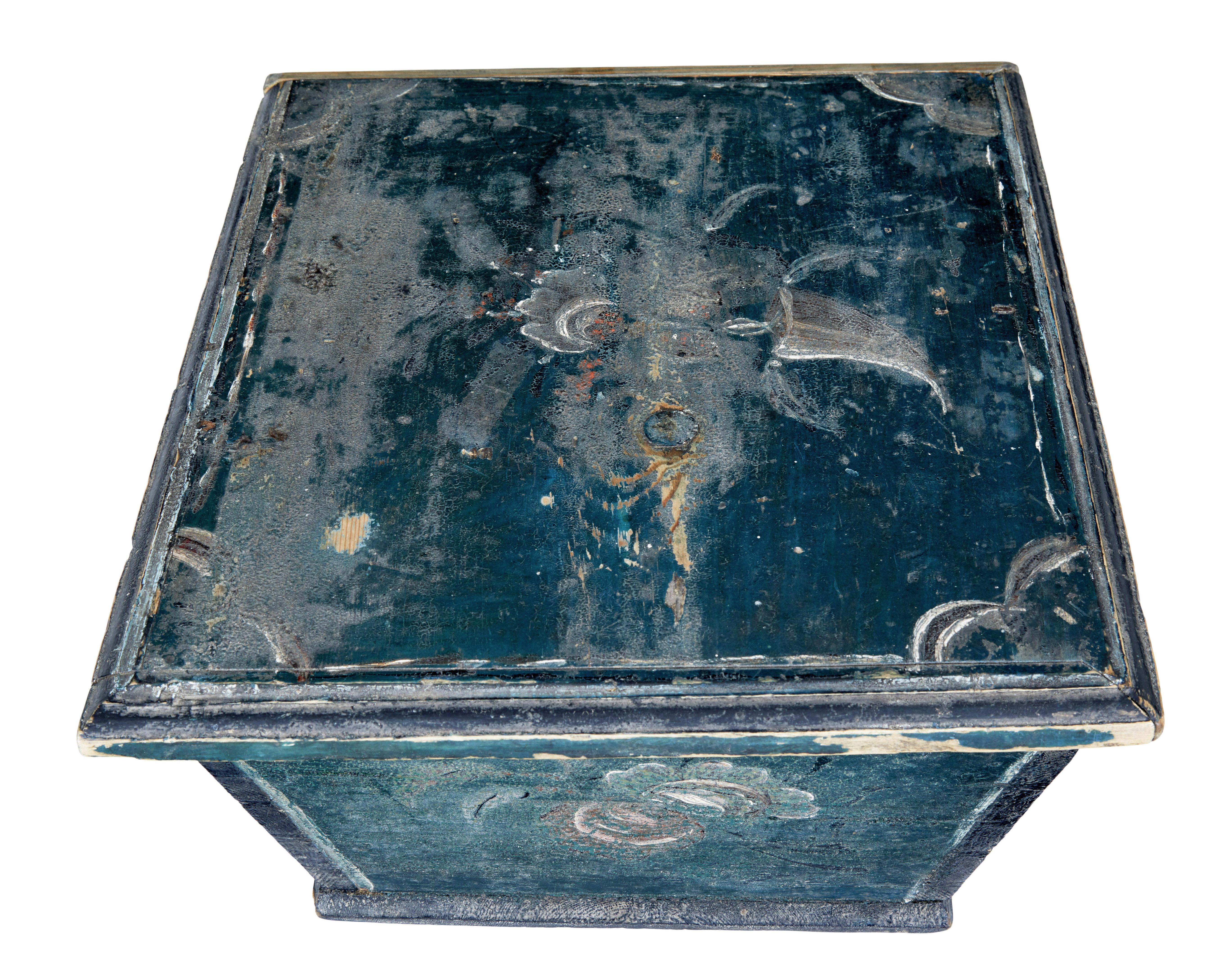 Small Scandinavian 19th century original painted sarcophagus box In Good Condition For Sale In Debenham, Suffolk