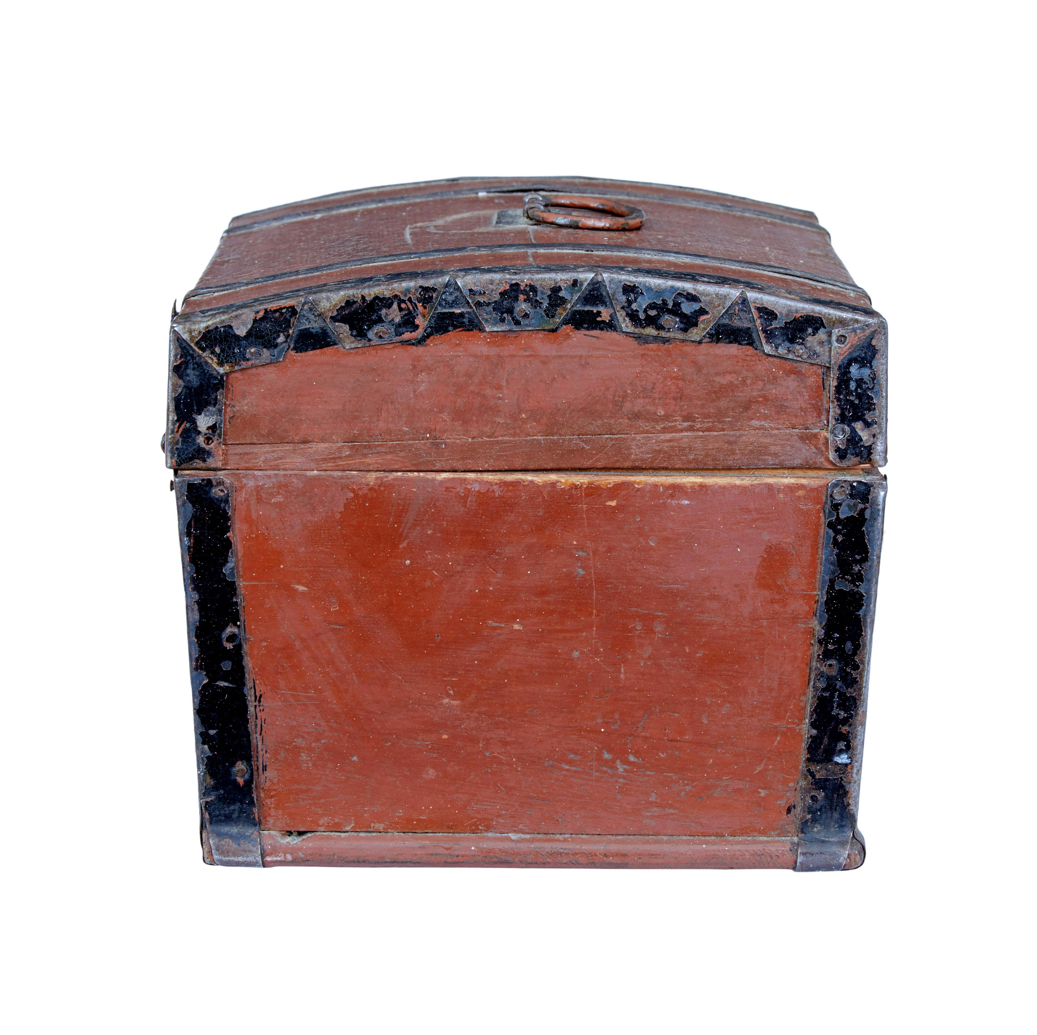 Hand-Crafted Small Scandinavian 19th century painted pine dome top box