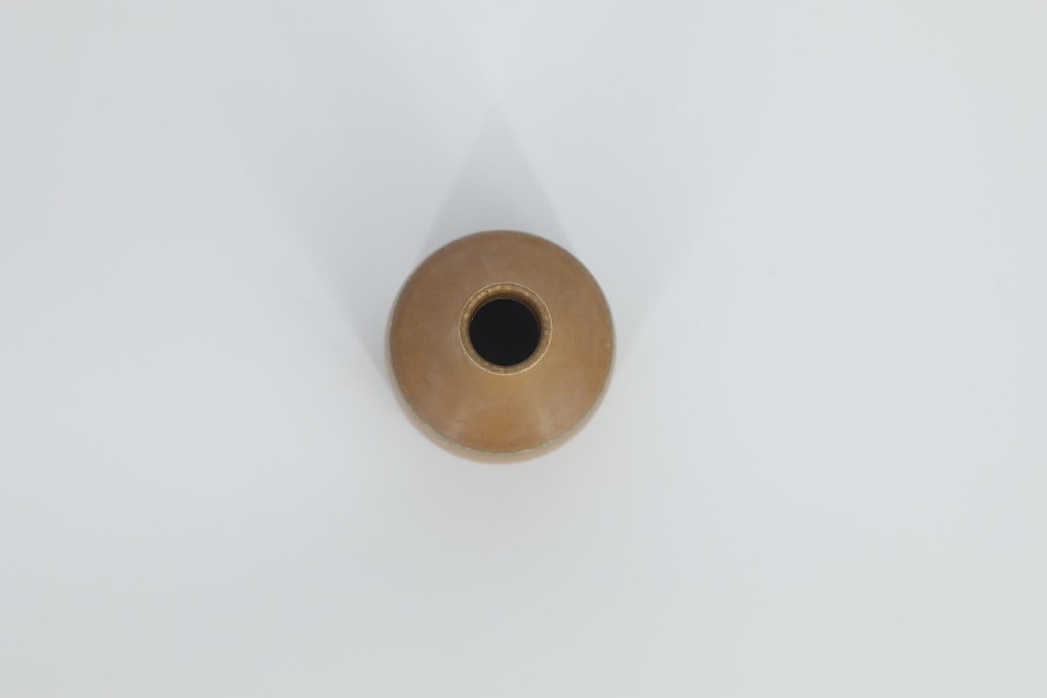 Swedish Small Scandinavian Modern Collectible Caramel Stoneware Vase by Gunnar Borg For Sale
