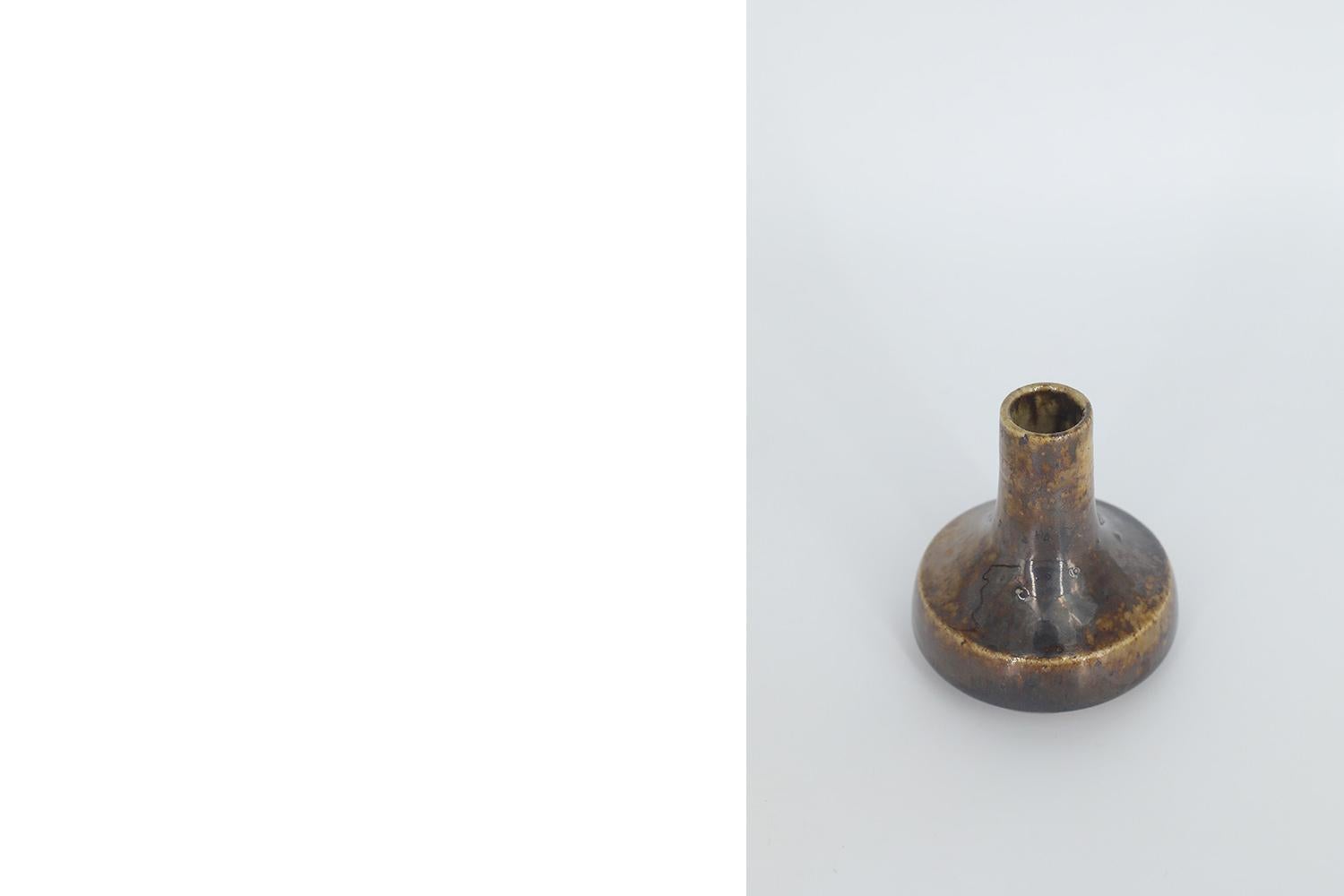 Mid-20th Century Small Scandinavian Modern Collectible Glazed Brown Stoneware Vase by Gunnar Borg For Sale