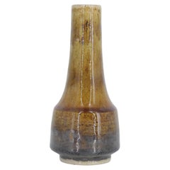 Kleine skandinavisch-moderne glasierte Vase aus braunem Steingut von Gunnar Borg