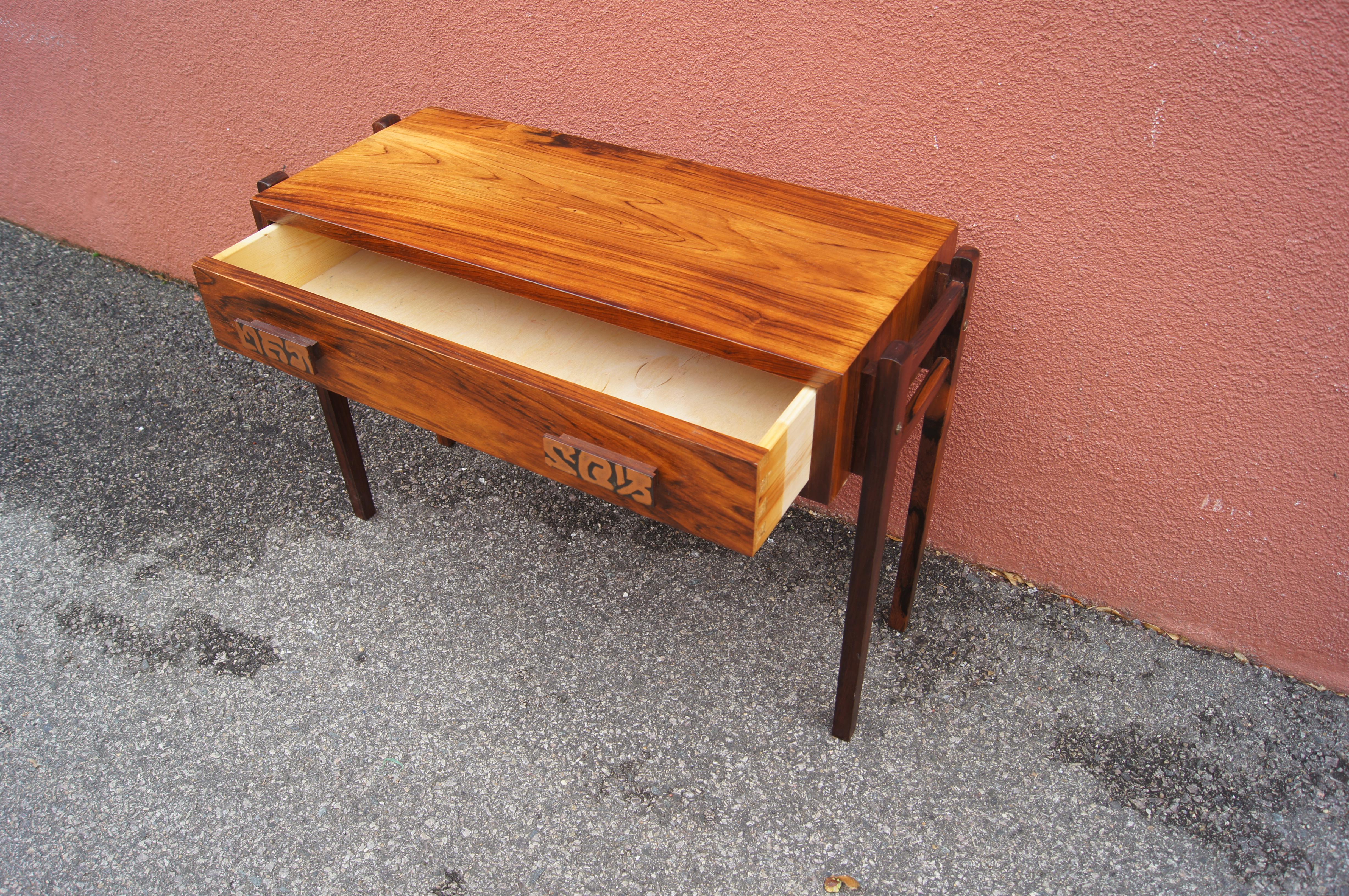 Small Scandinavian Rosewood Side Table In Good Condition In Dorchester, MA