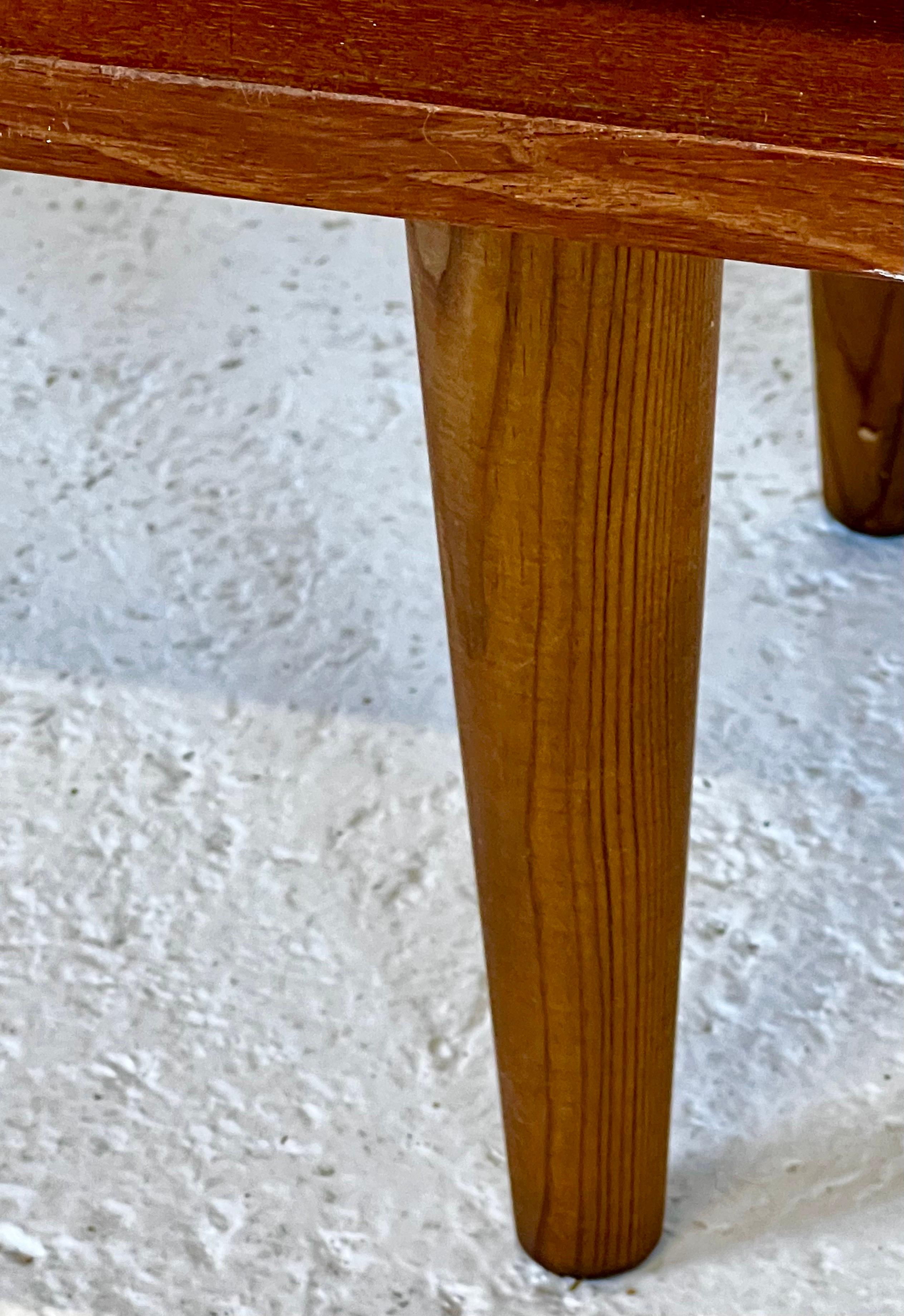Piccola credenza scandinava in teak degli anni '60 in vendita 1