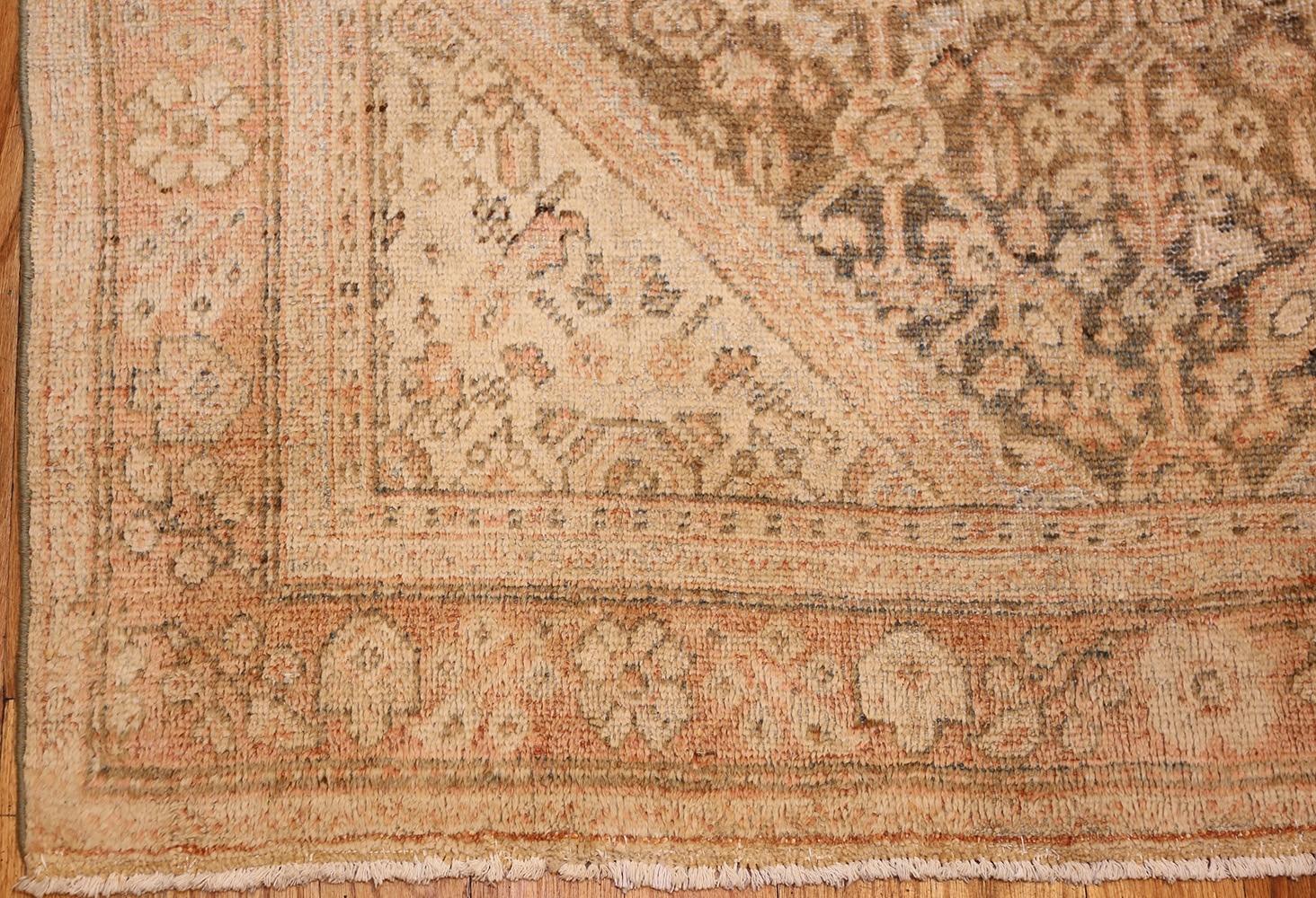 Small size antique Persian Mahal rug, country of origin: Persia, circa date 1920 -- Size: 4 ft 4 in x 6 ft 10 in (1.32 m x 2.08 m) 

In this particular small scatter size antique Persian Mahal rug, the simple decorative color palette allows the