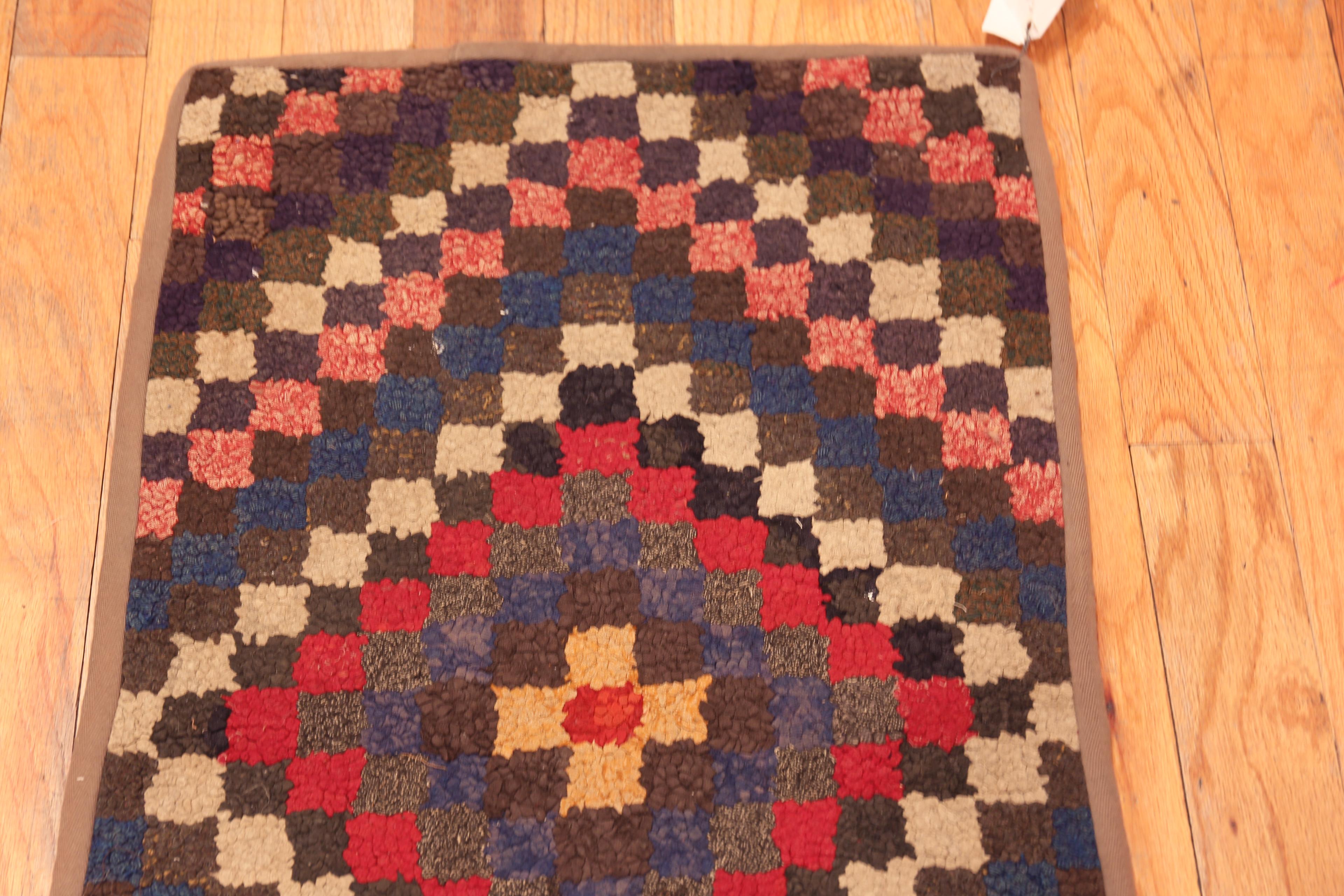 Americano Tappeto con ganci antichi americani di dimensioni ridotte e geometriche, 1'9