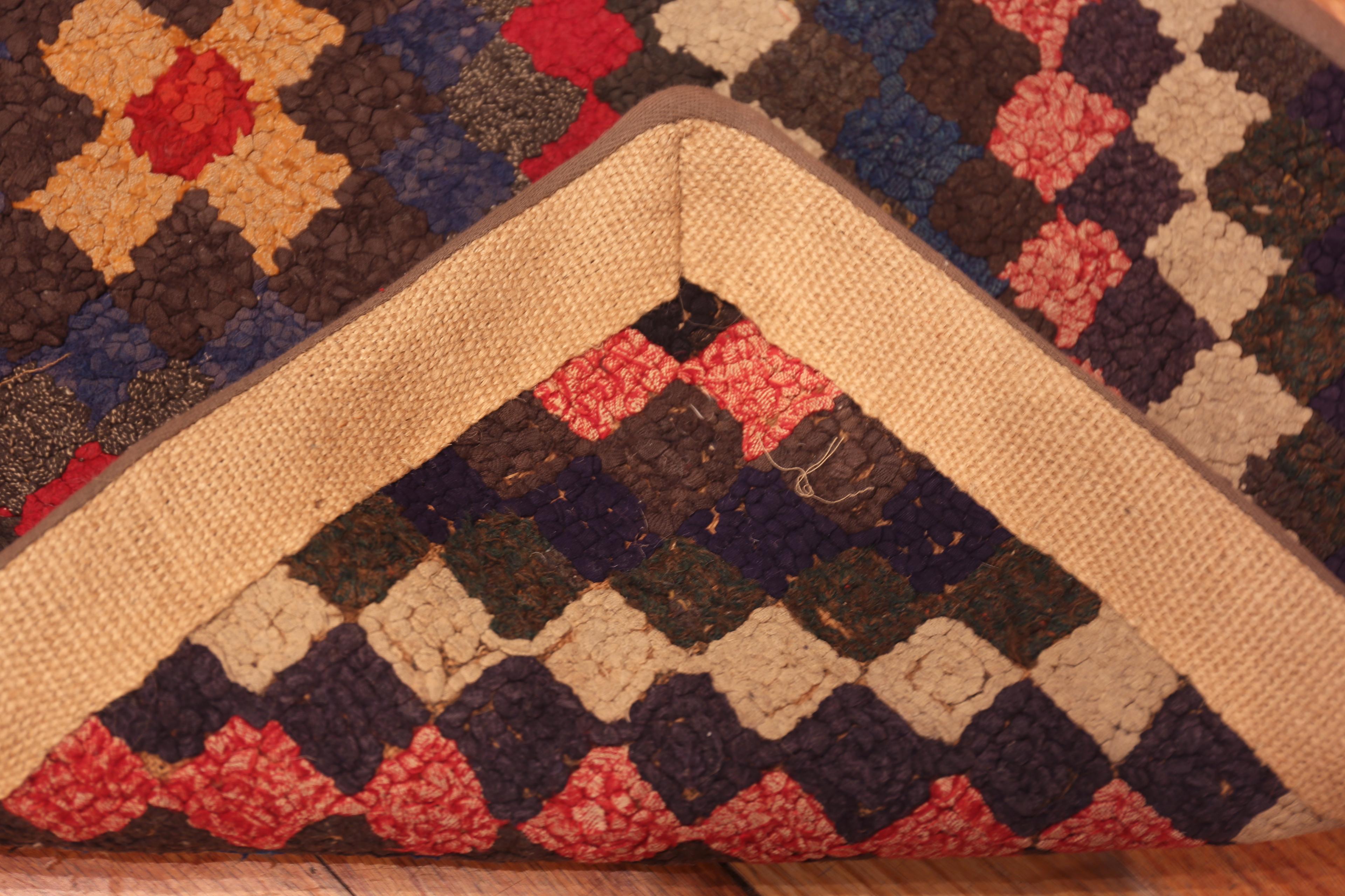 Tappeto con ganci antichi americani di dimensioni ridotte e geometriche, 1'9