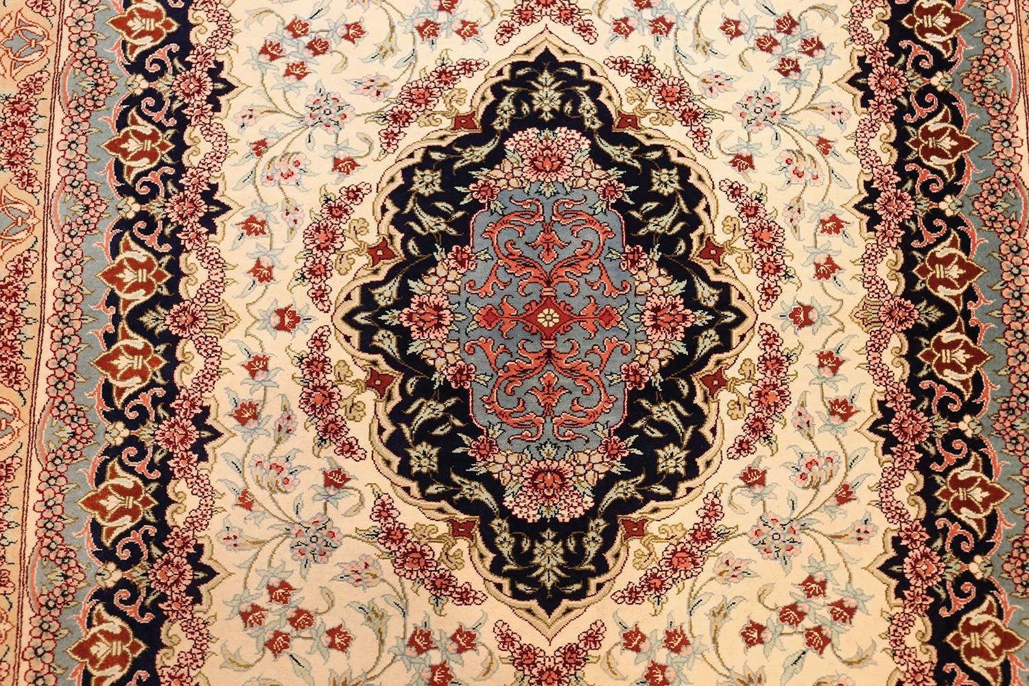 Persian Silk Qum Rug. Size: 2 ft 7 in x 4 ft  For Sale 2