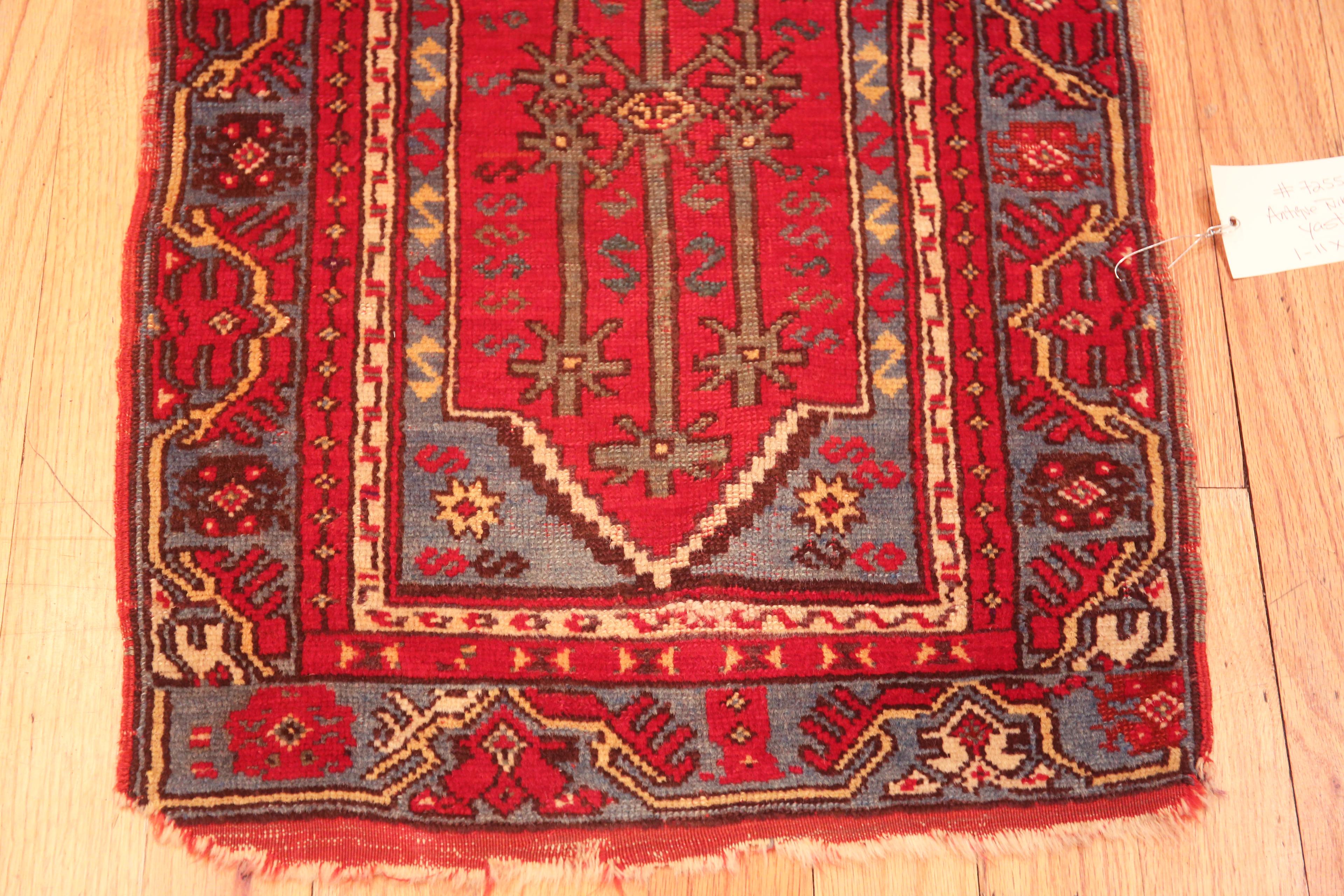 Petit tapis turc Yastic tribal géométrique antique 1'11