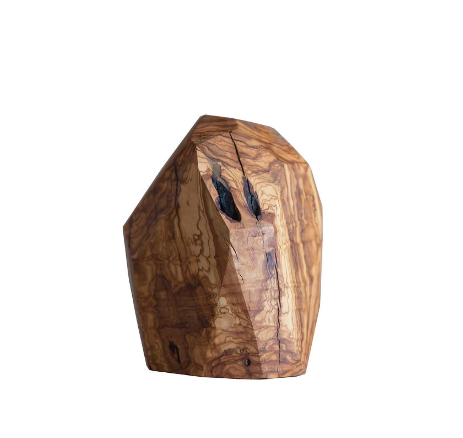 Small Sculpture in Olive Wood by Rectangle Studio In New Condition For Sale In Geneve, CH