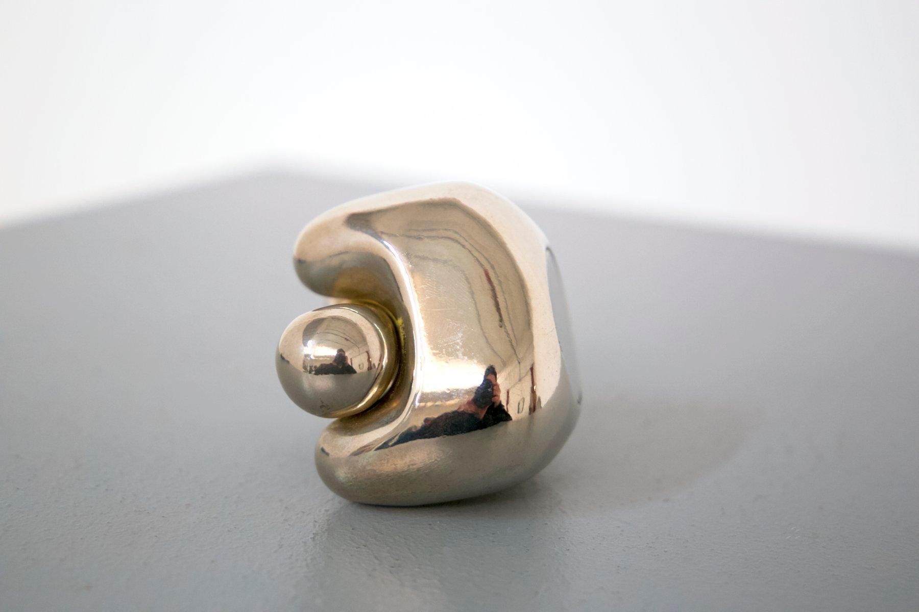 Metà XX secolo Piccola scultura di uomo fluido che rappresenta il fallo in vendita
