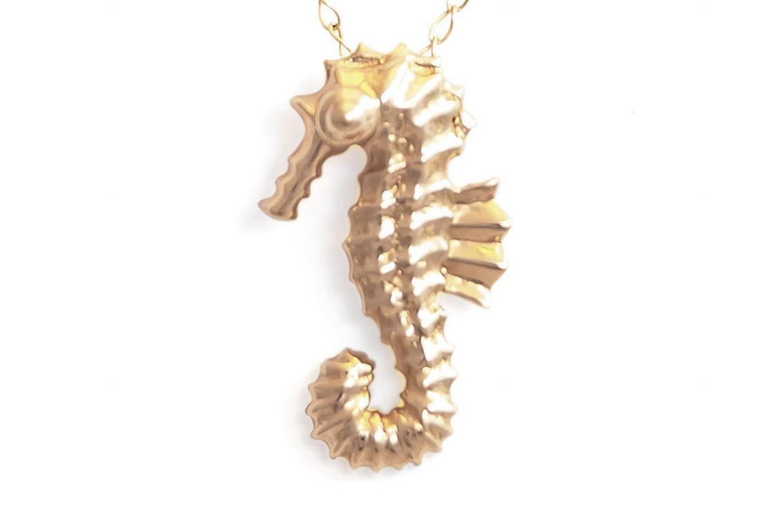 Women's JHERWITT Solid 14k Yellow Gold Small Seahorse Pendant Necklace For Sale