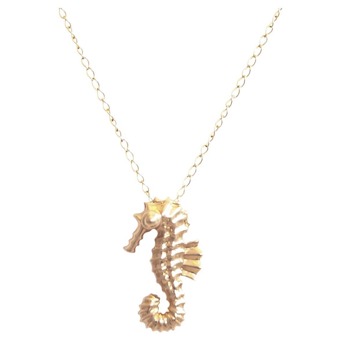 JHERWITT Solid 14k Yellow Gold Small Seahorse Pendant Necklace For Sale
