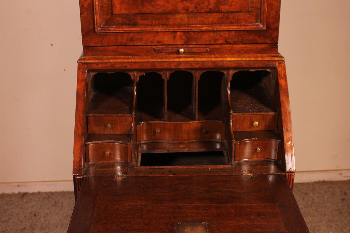 Small Secretary or Cabinet in Burl Walnut with Dome, 18 ° Century For Sale 1
