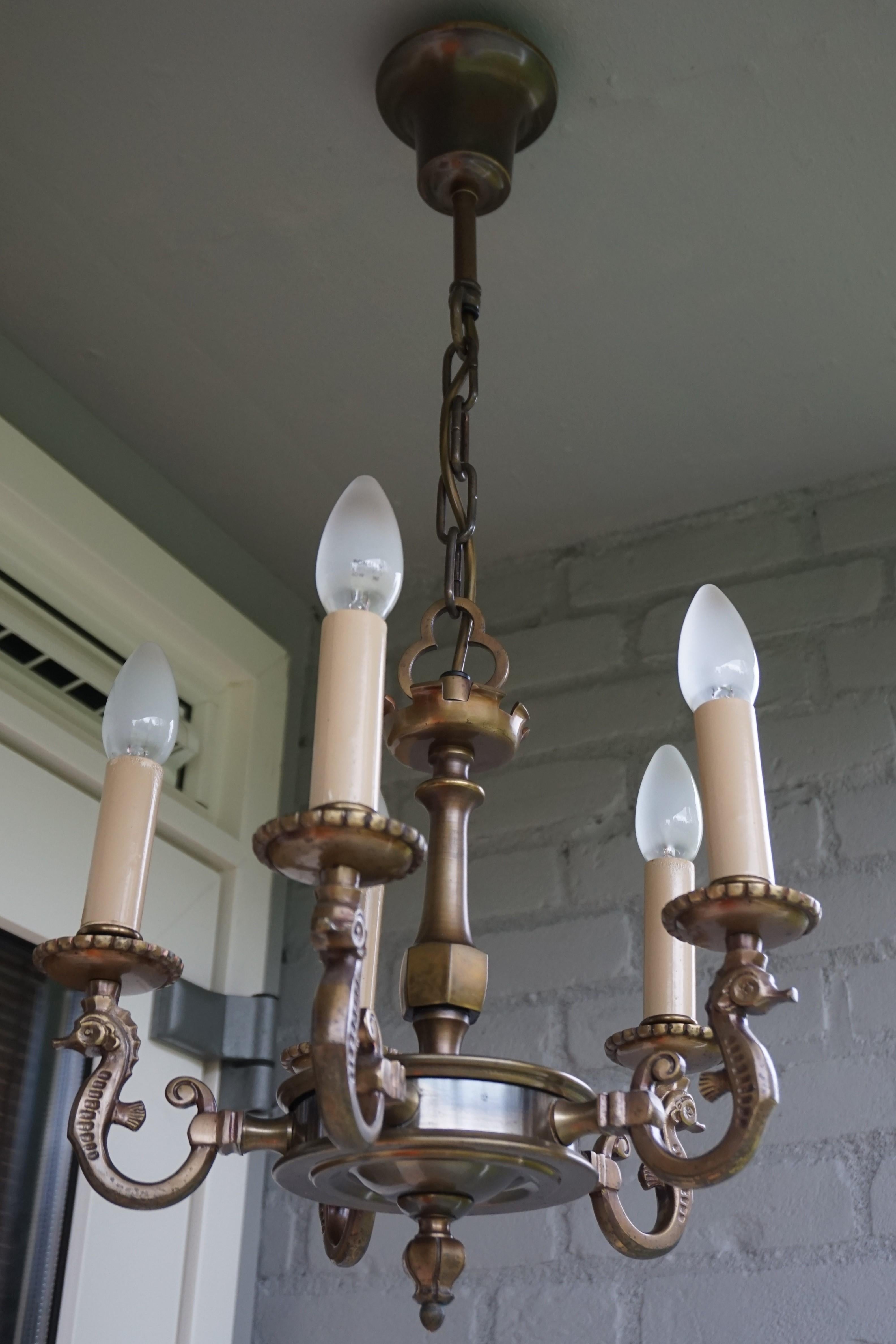 Small Semi 5-Light Pendant with Bronze Seahorse Sculptures and Gothic Stem For Sale 3