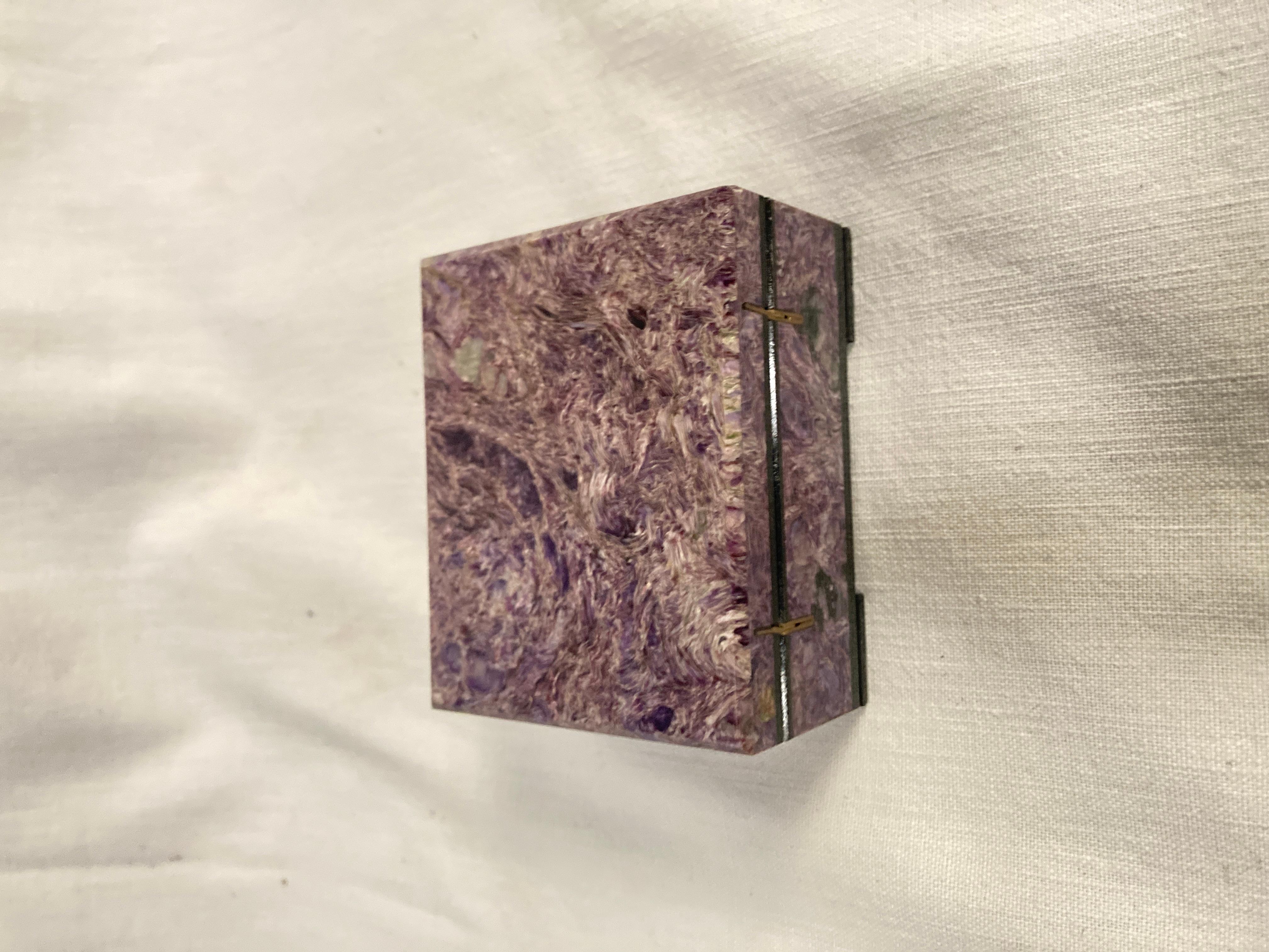 1970's Semi-precious stone boxe
Hand made
Great quality
Made in Italy