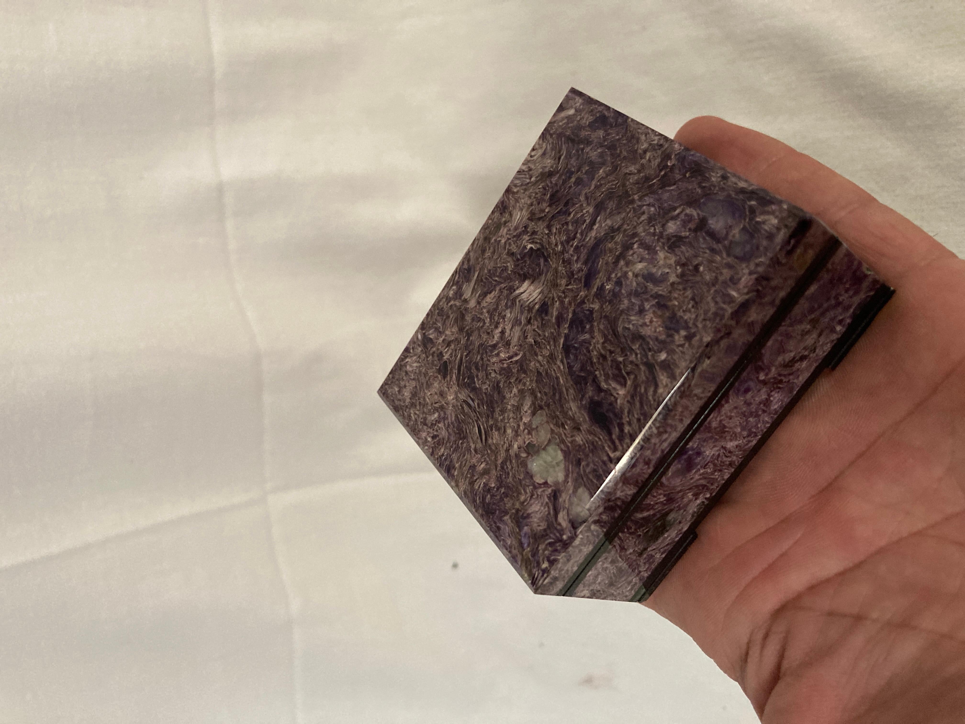 Stone Small semi-precious stone hand made boxe For Sale