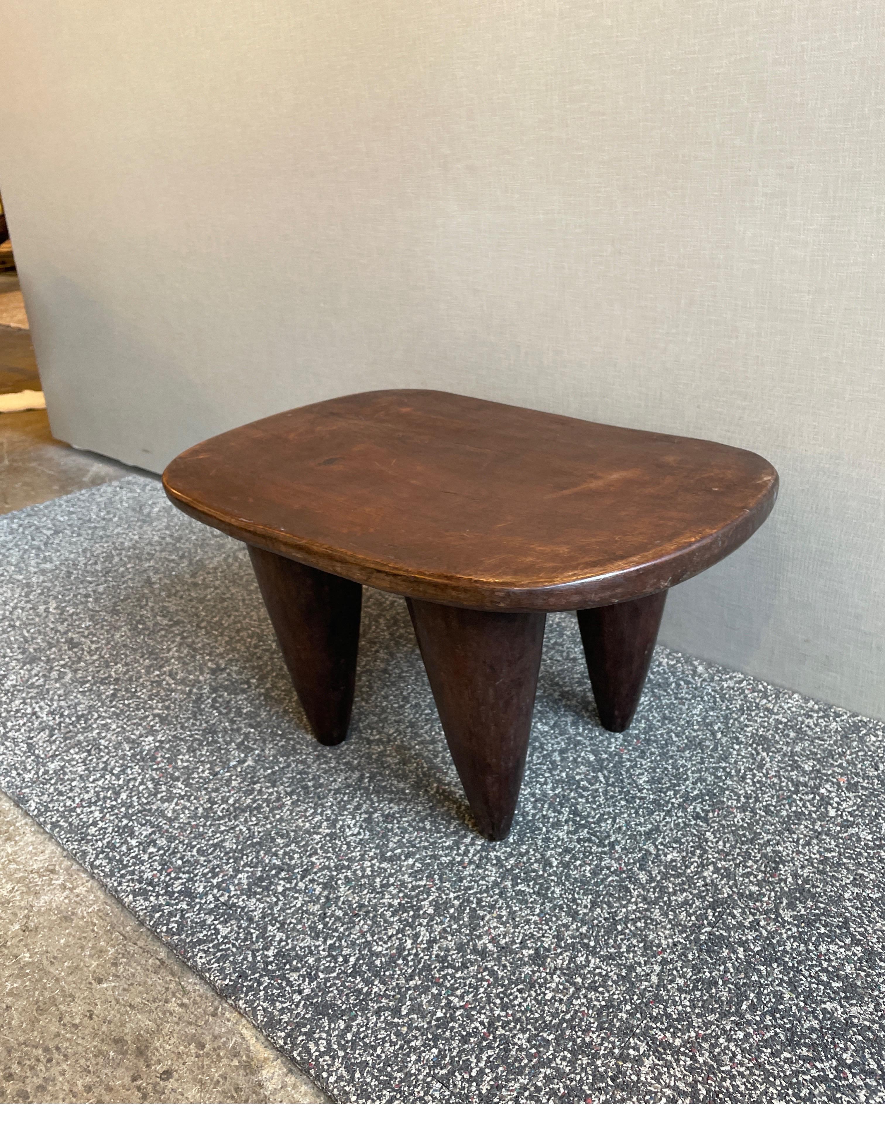 Africain Petit tabouret Senufo en vente