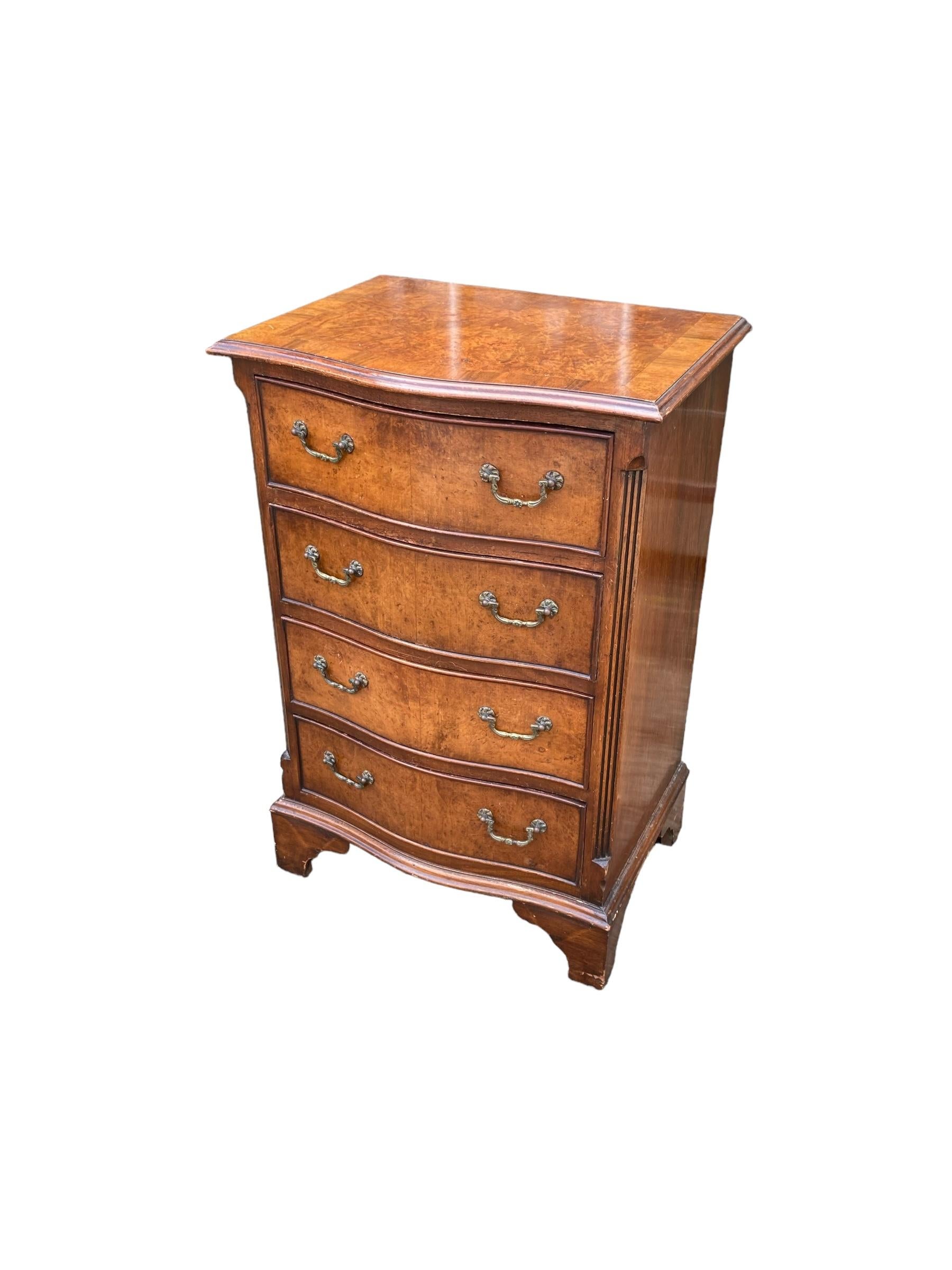 Small serpentine burr walnut veneered chest of drawers. For Sale 1